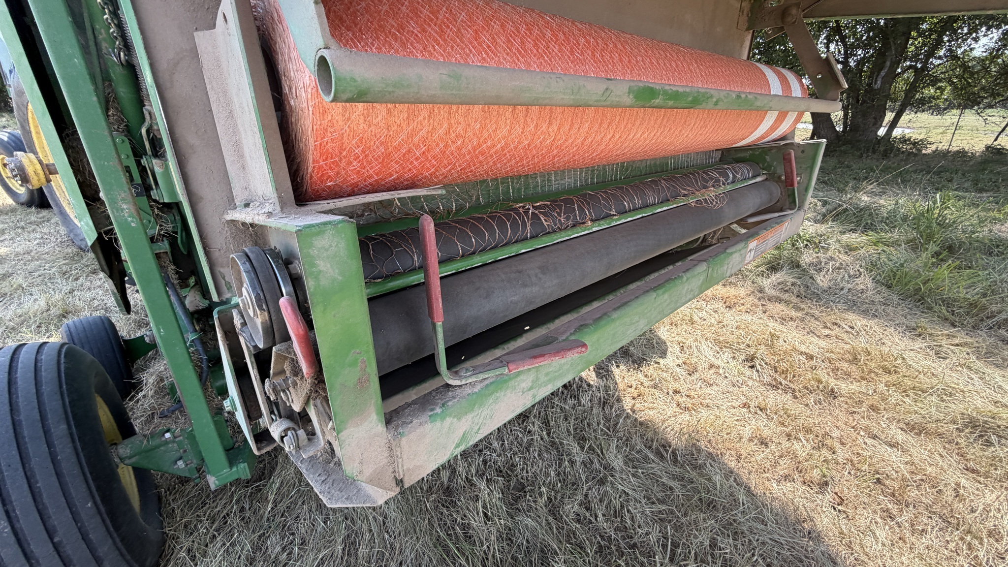 1999 John Deere 566 Round Baler