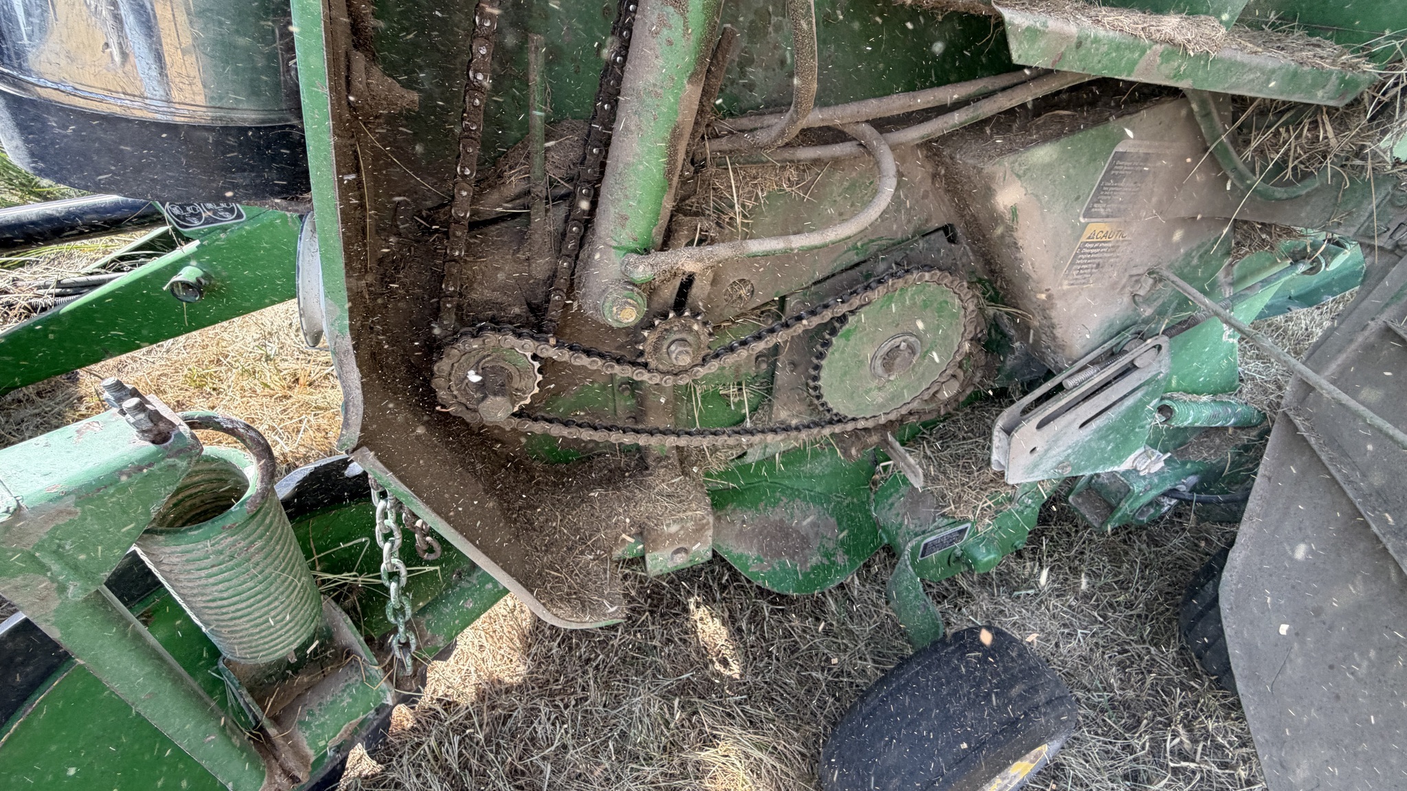 1999 John Deere 566 Round Baler