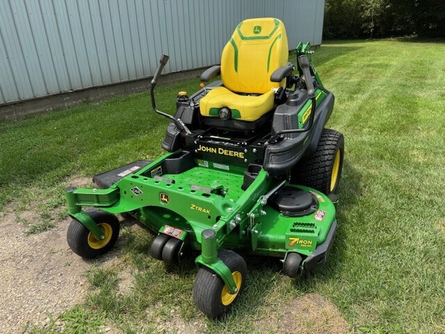 2025 John Deere Z955R EFI Lawn Mower