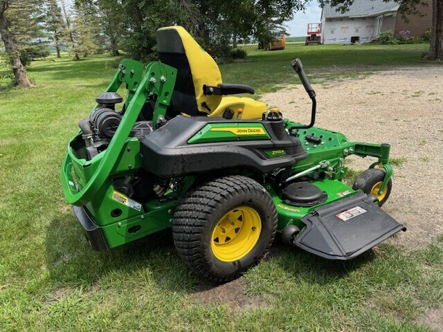 2025 John Deere Z955R EFI Lawn Mower