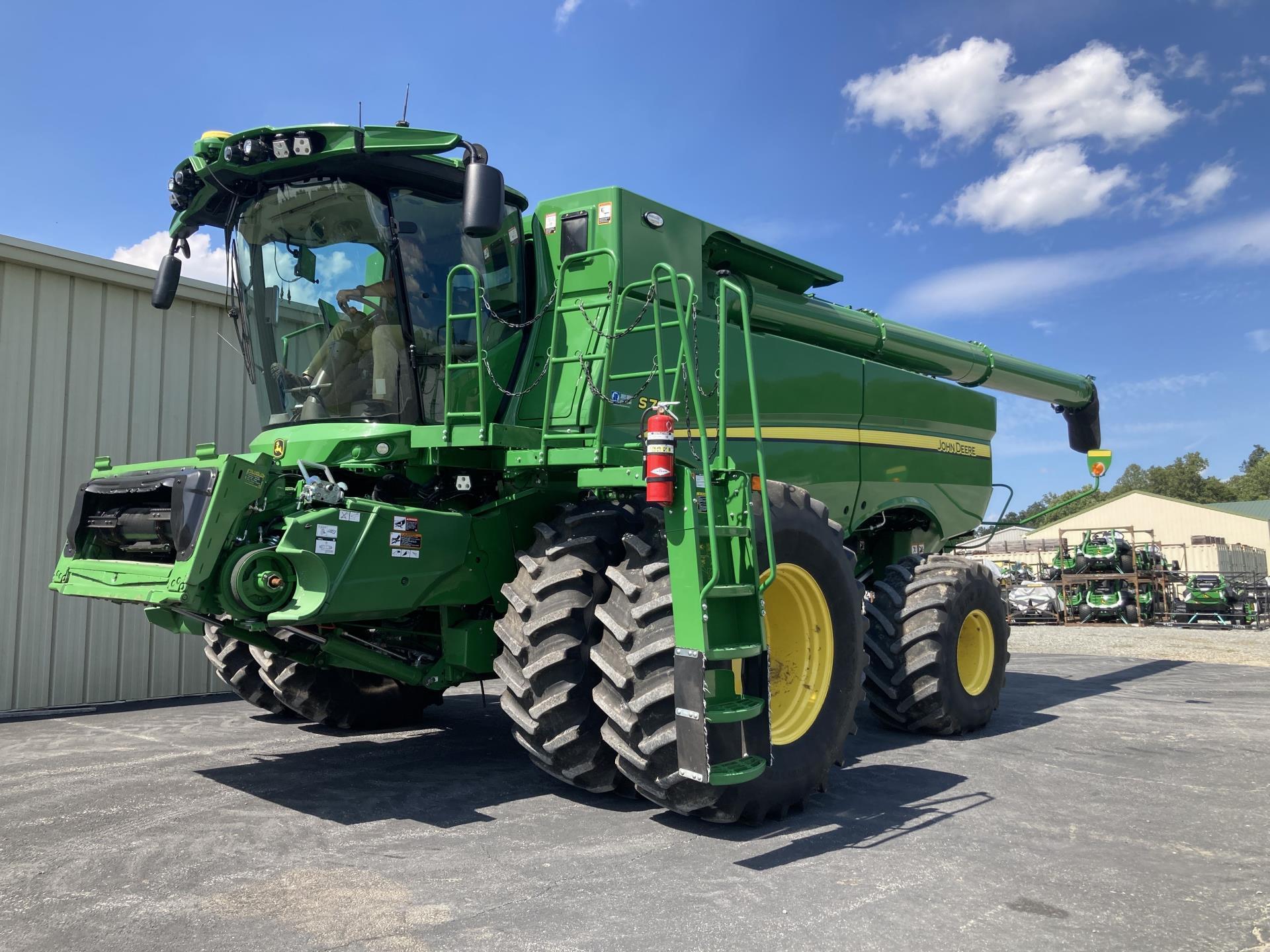 2024 John Deere S780 Combine