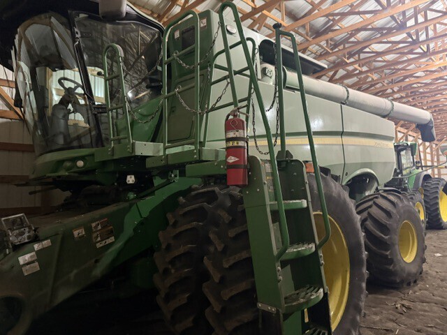 2023 John Deere S780 Combine