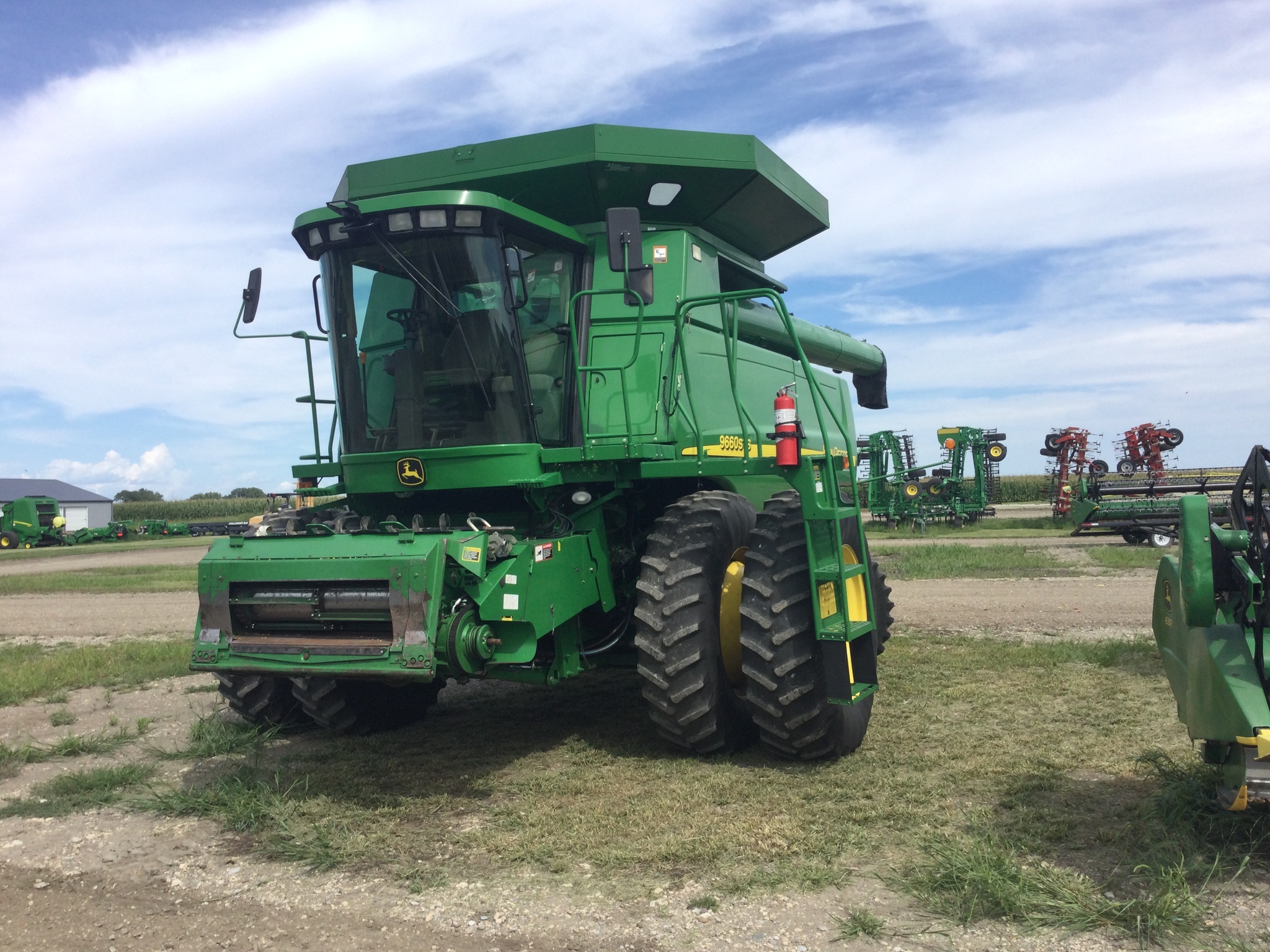 2005 John Deere 9660 STS Combine