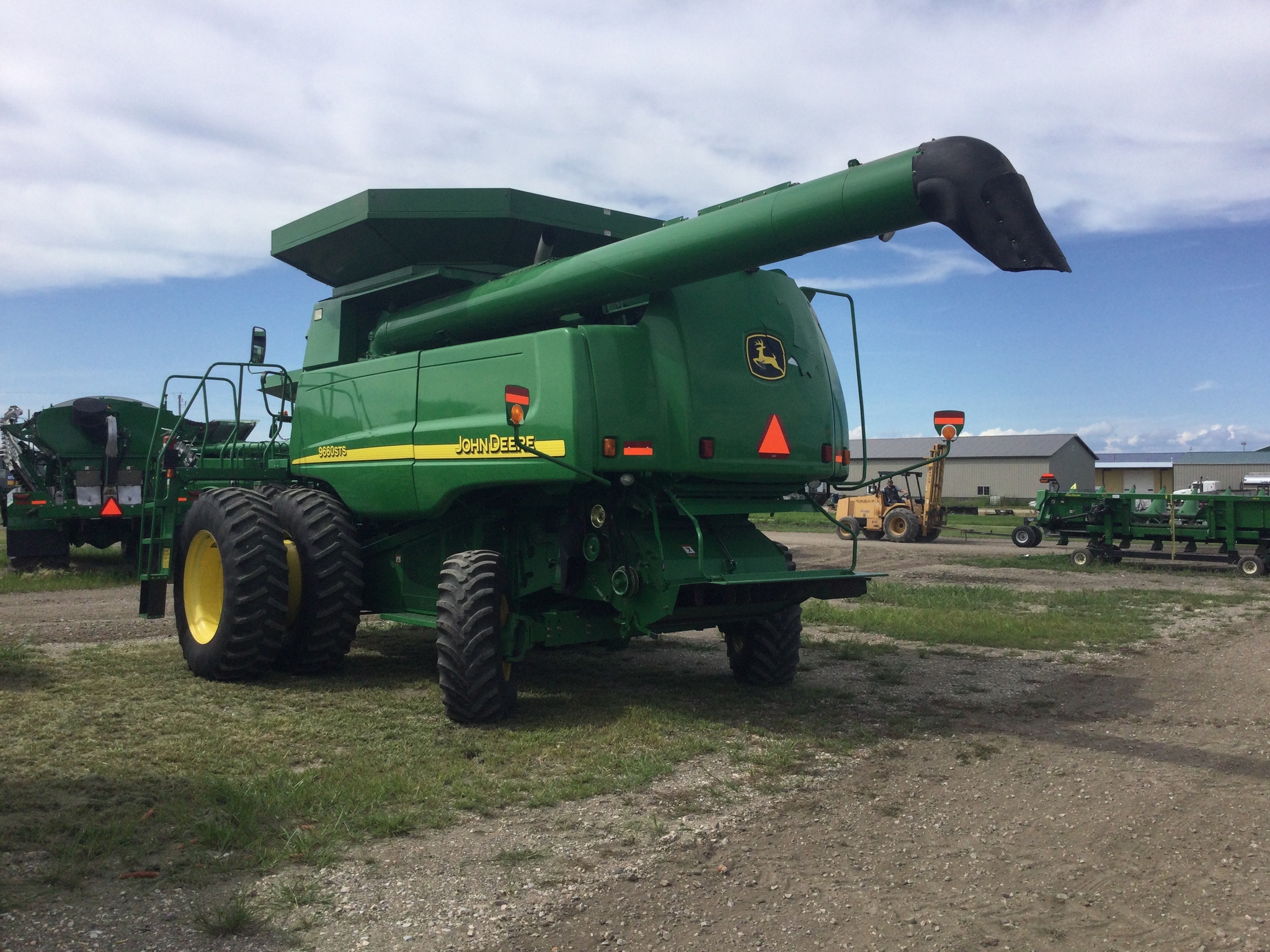 2005 John Deere 9660 STS Combine