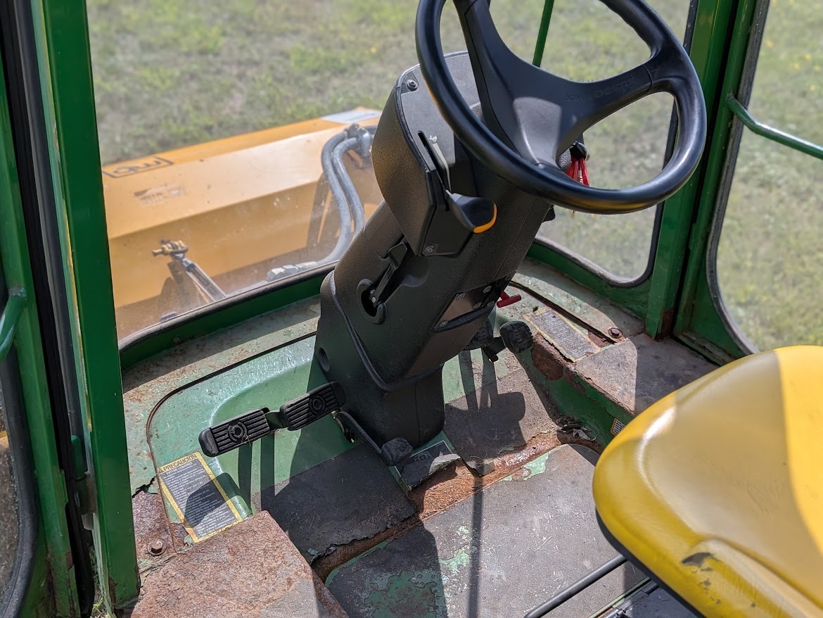 2013 John Deere 1445 Lawn Mower