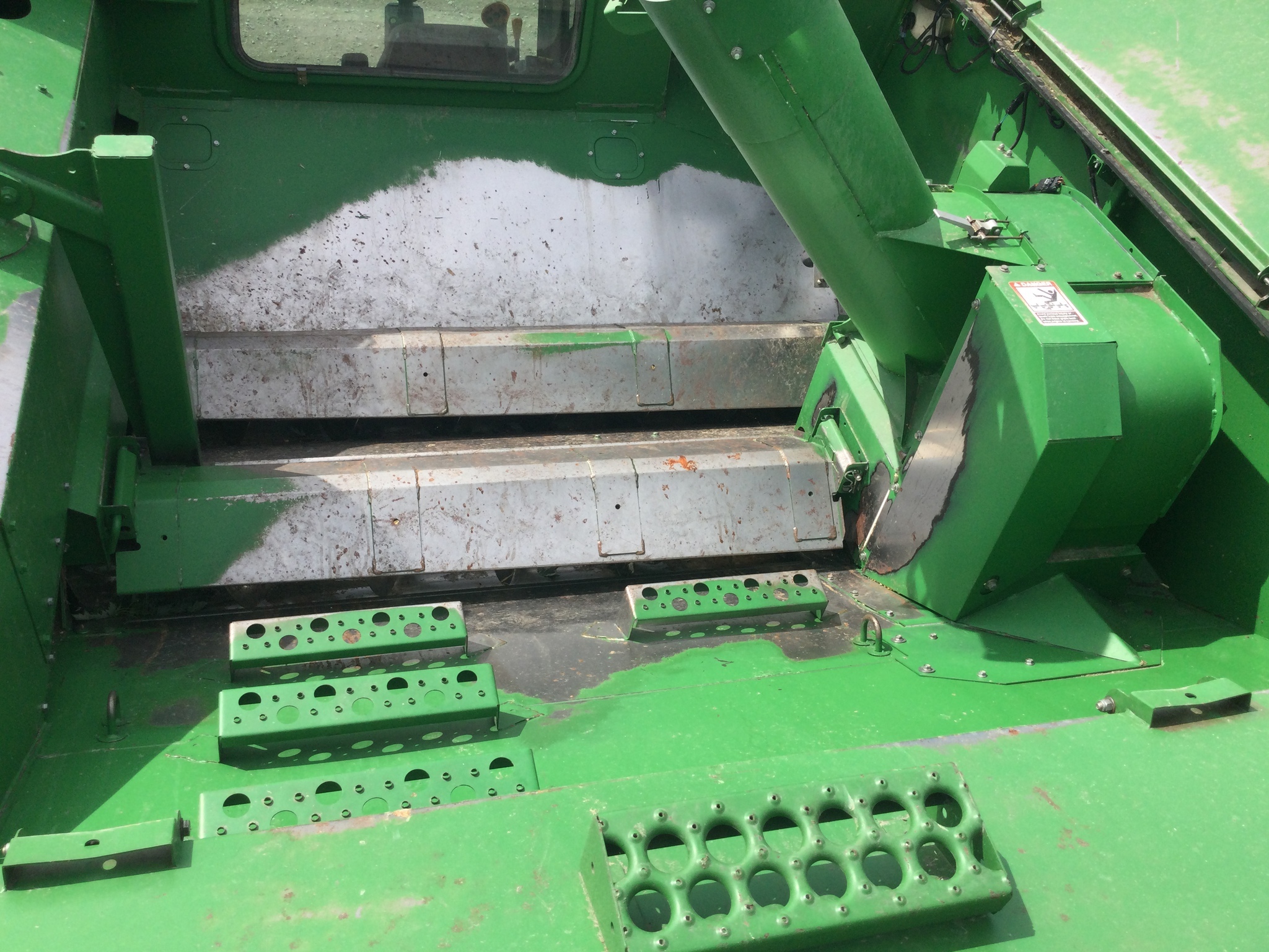 2005 John Deere 9660 STS Combine