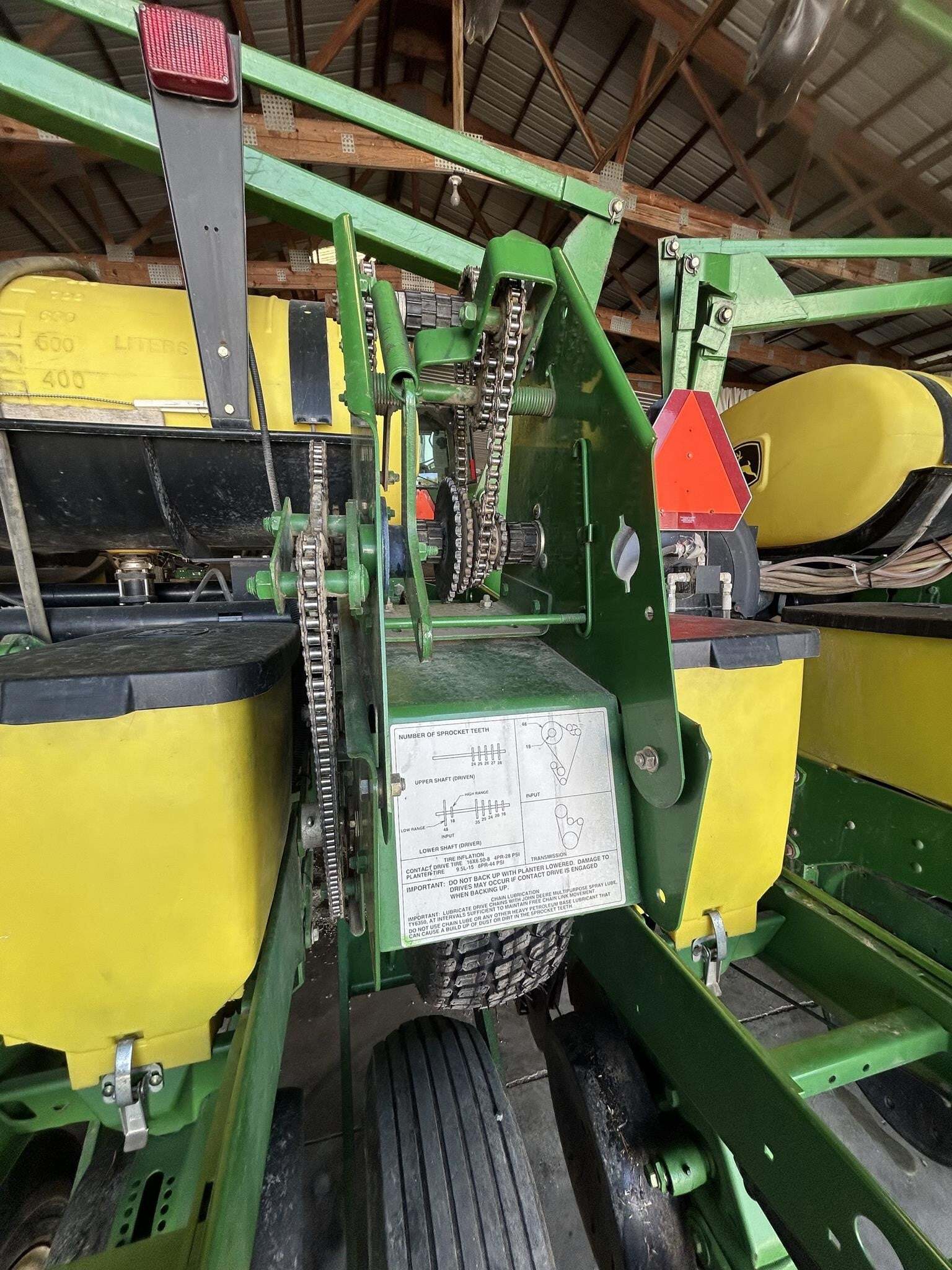  John Deere 1760 Planter