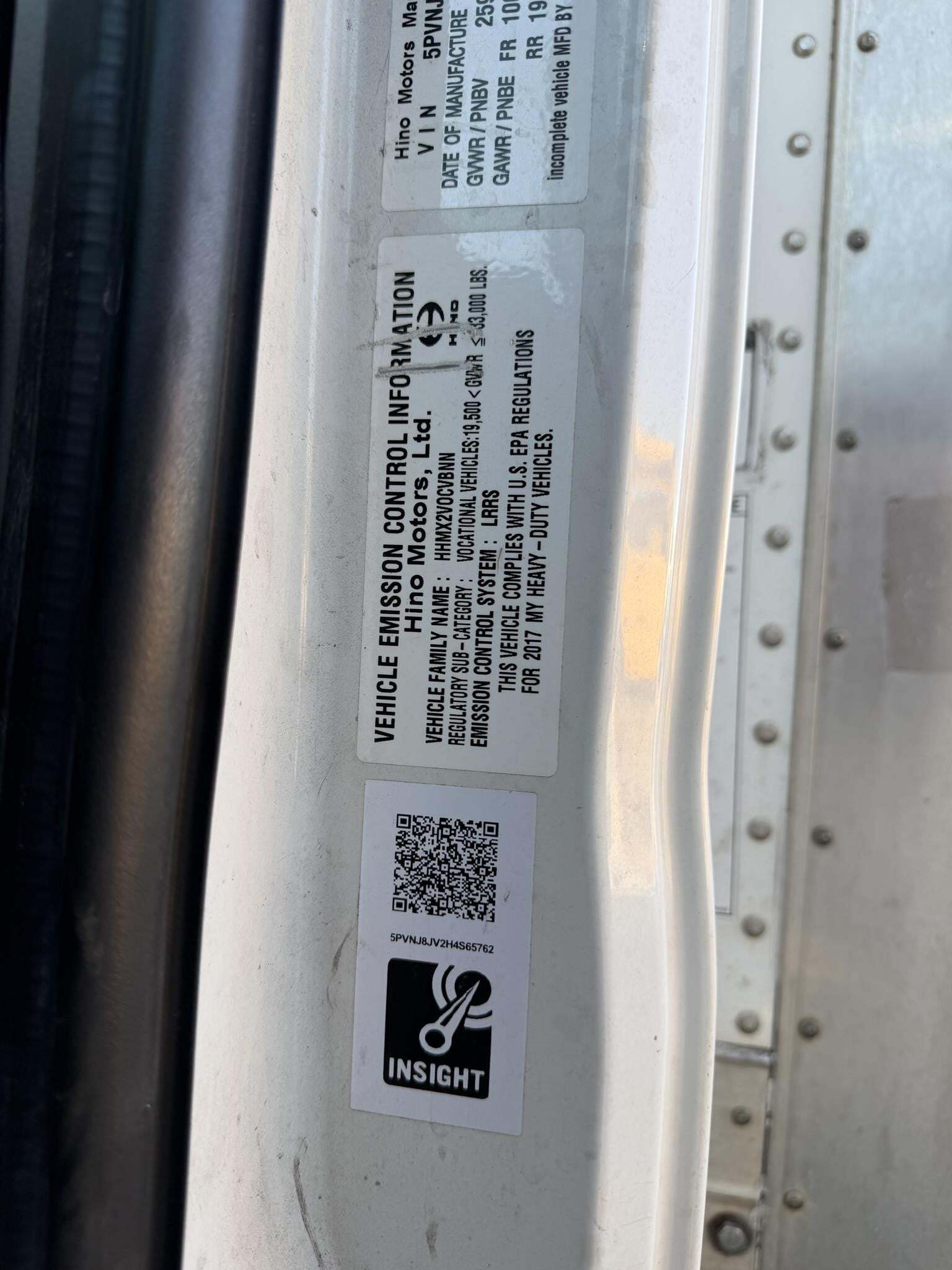 2017 Hino 268 Semi Trucks/Trailer
