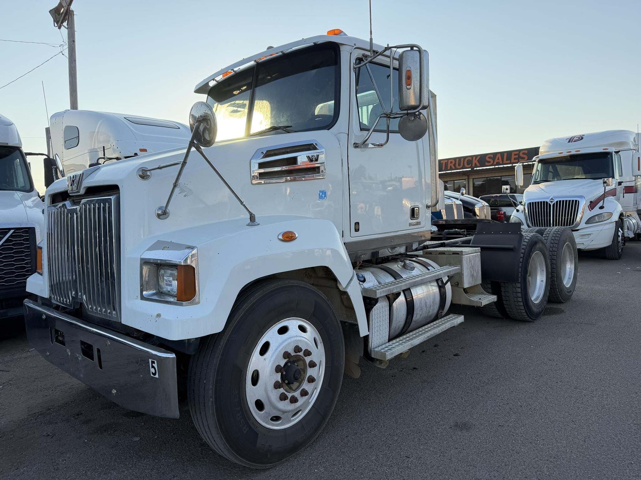 2017 Western Star 4700 Semi Trucks/Trailer