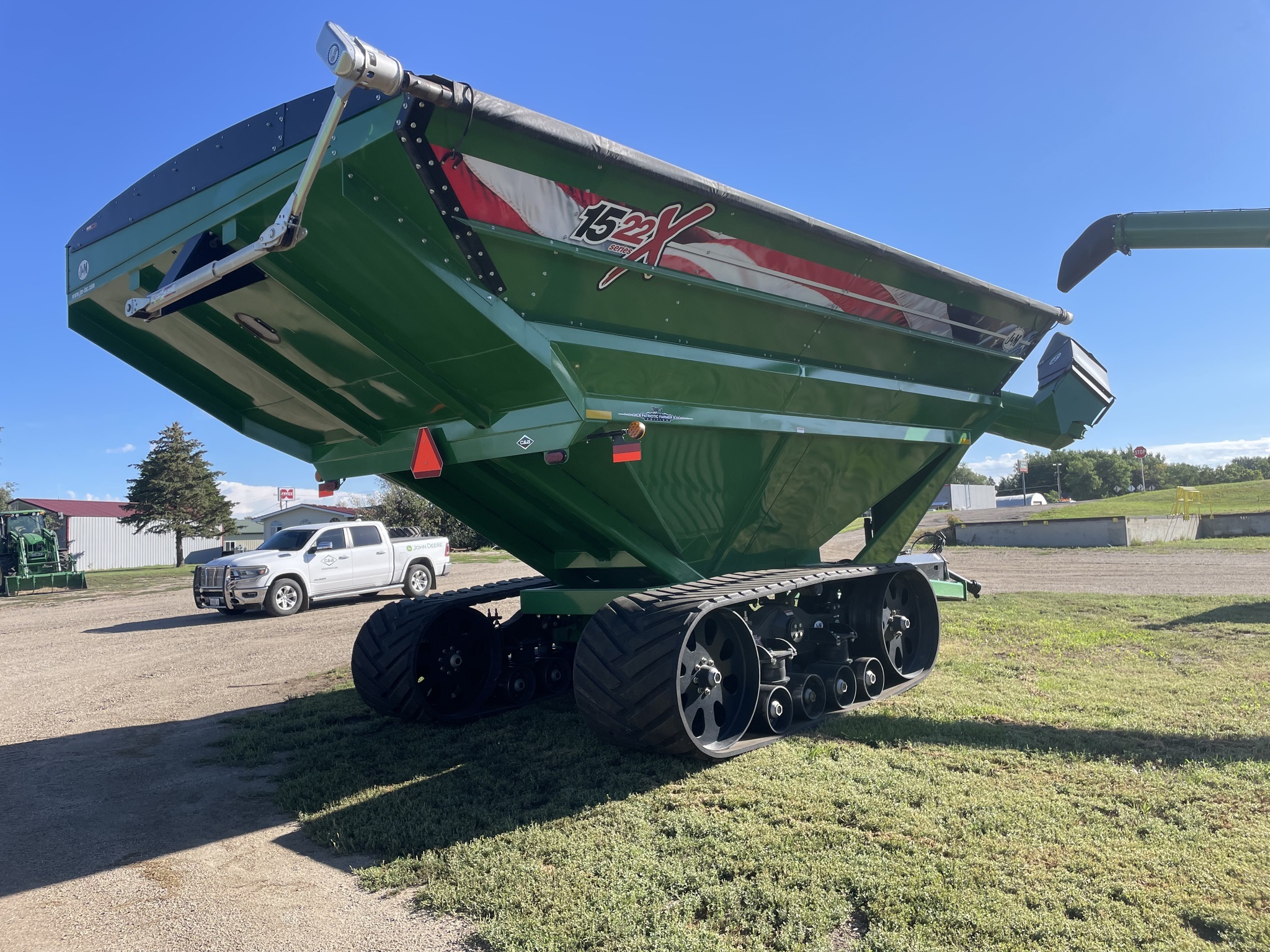 2020 J&M 1522X Grain Cart