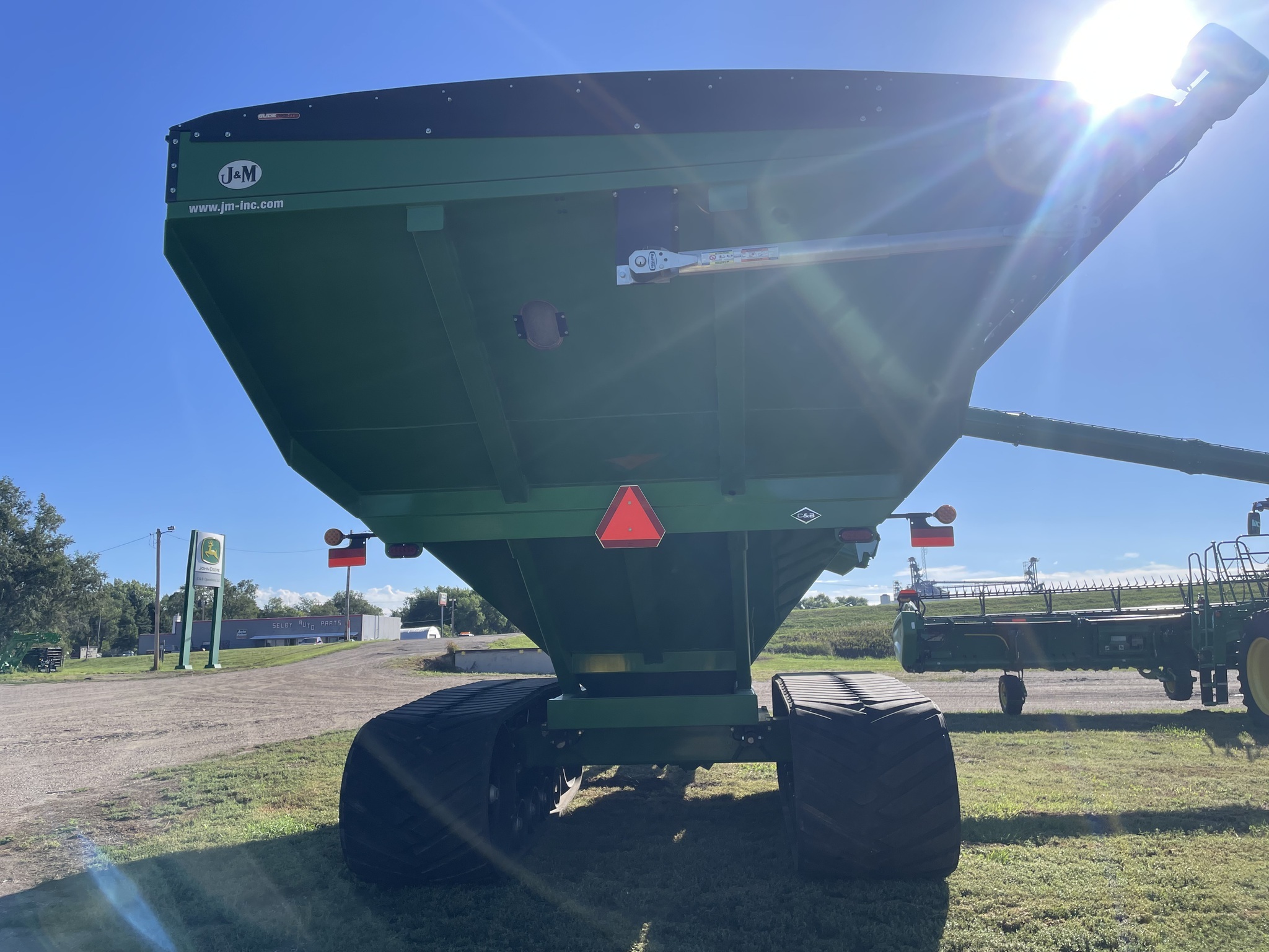 2020 J&M 1522X Grain Cart