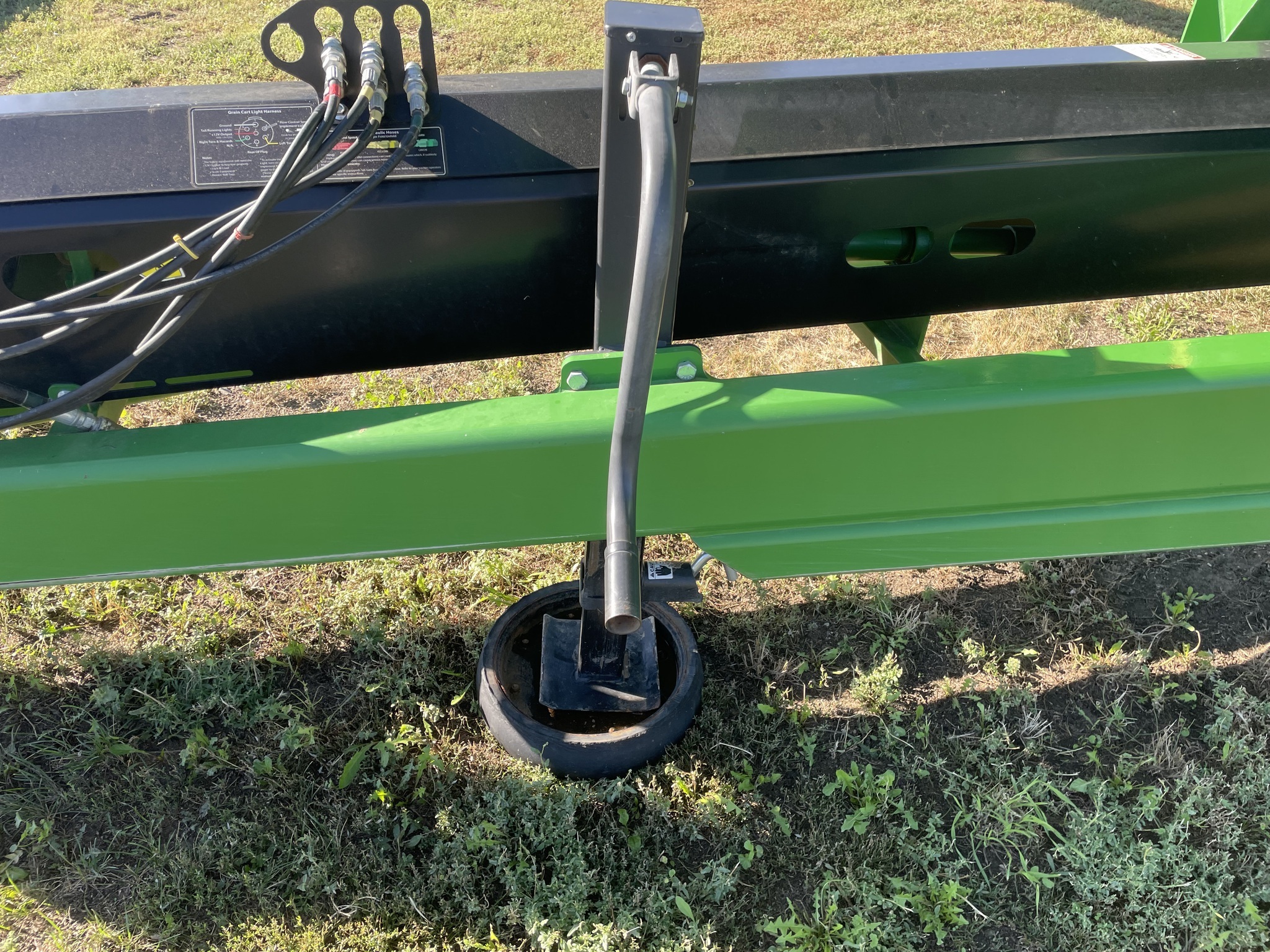 2020 J&M 1522X Grain Cart