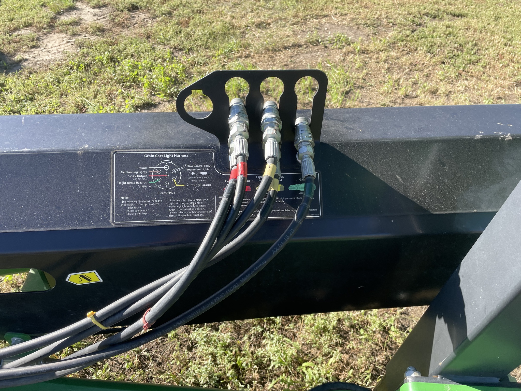 2020 J&M 1522X Grain Cart