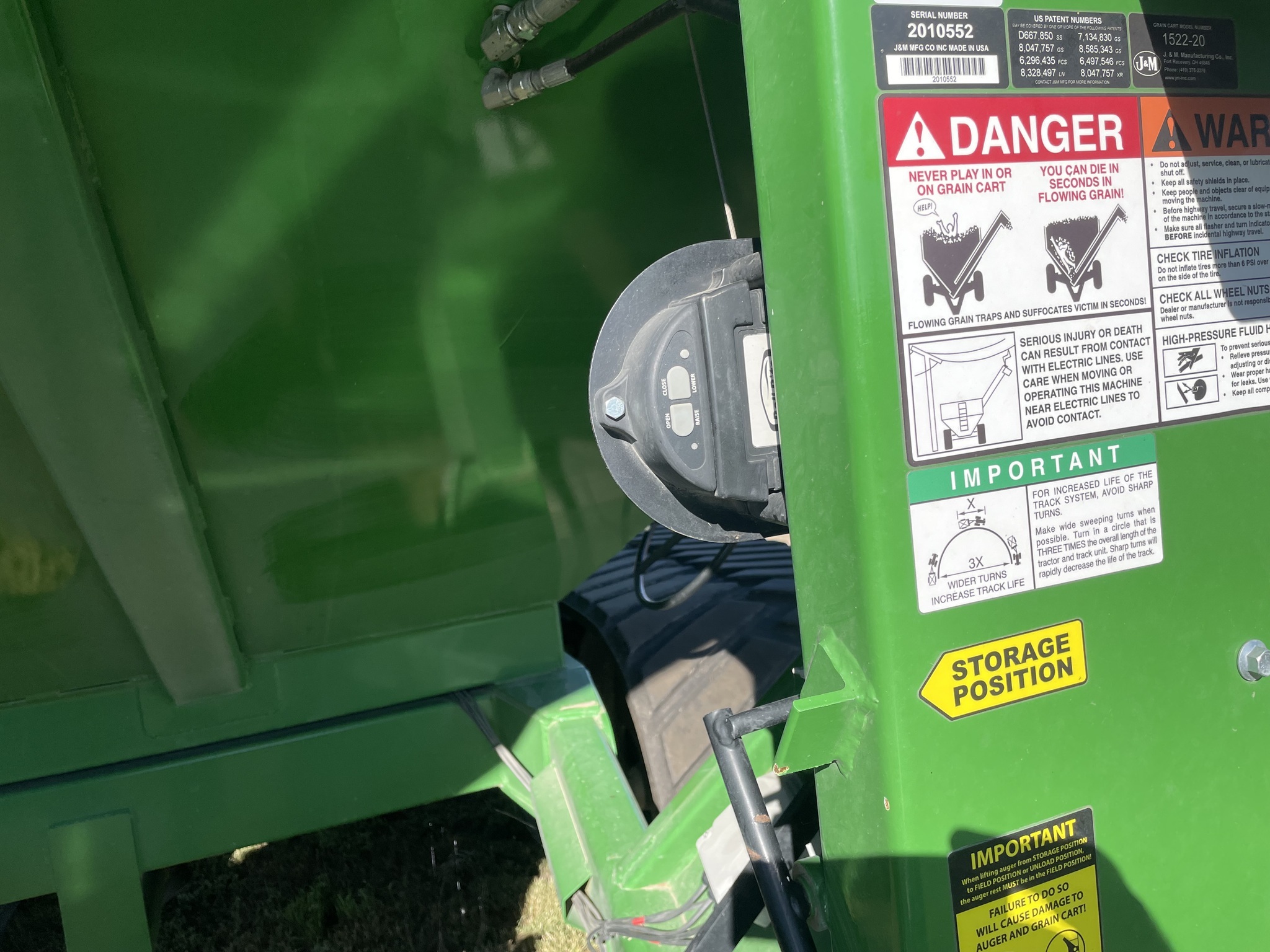 2020 J&M 1522X Grain Cart