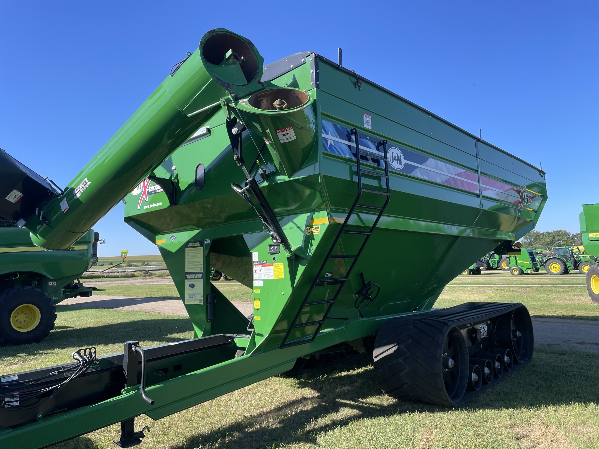 2019 J&M 1522X Grain Cart