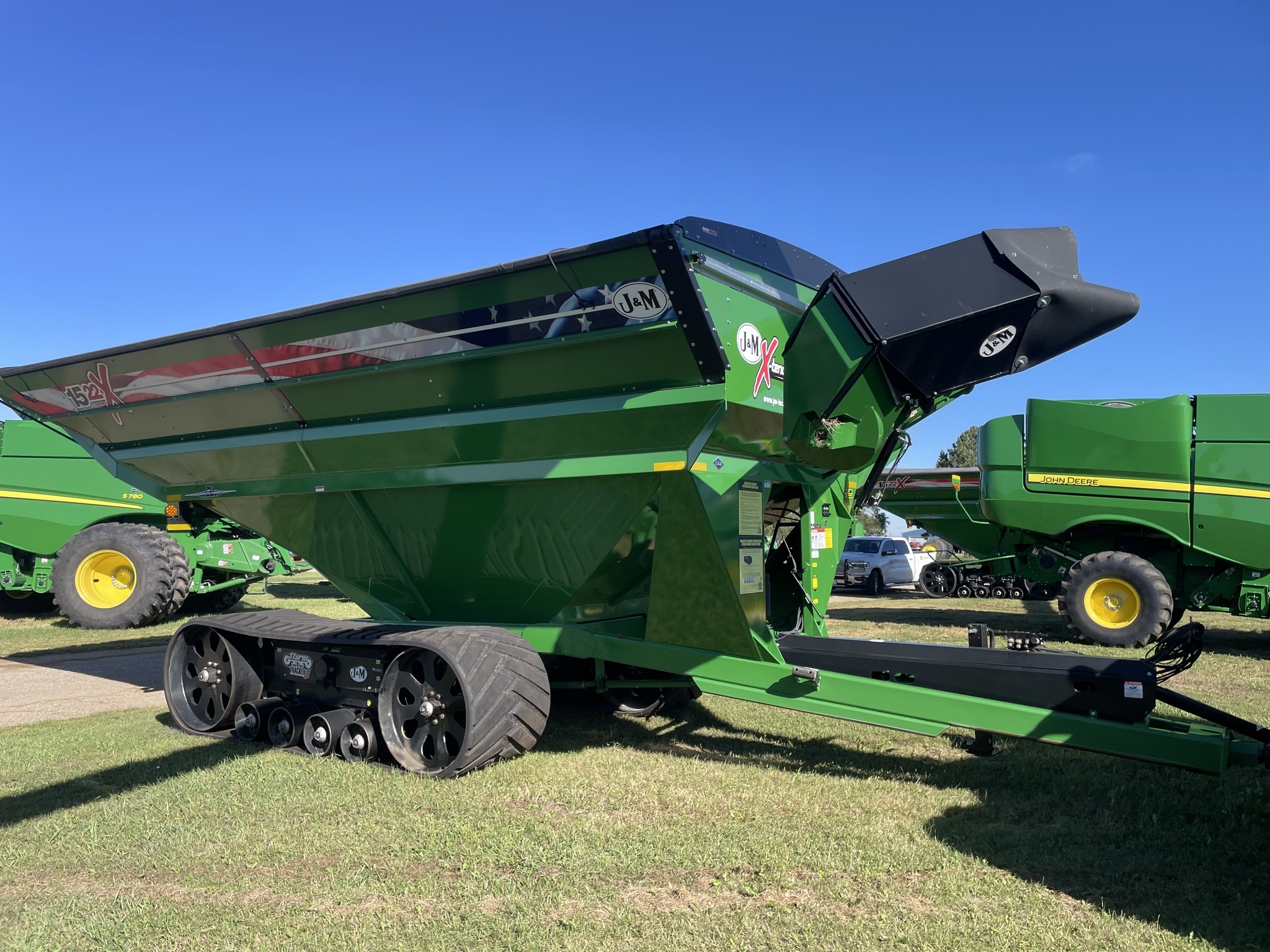 2019 J&M 1522X Grain Cart