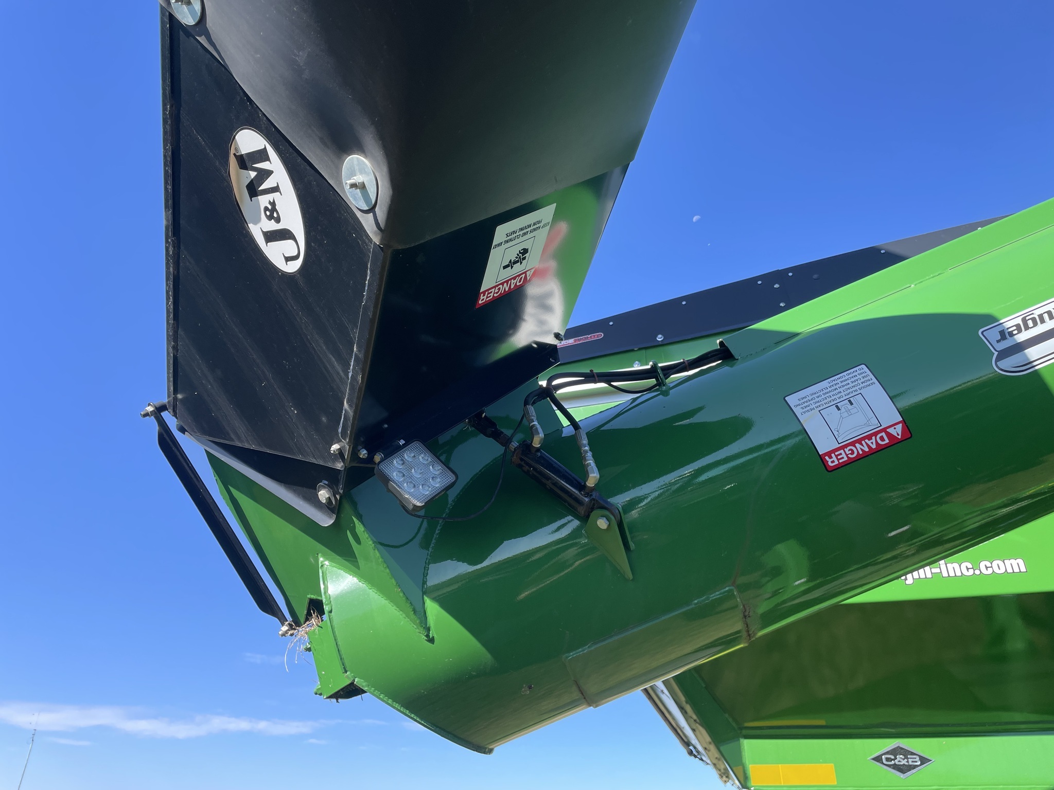 2019 J&M 1522X Grain Cart