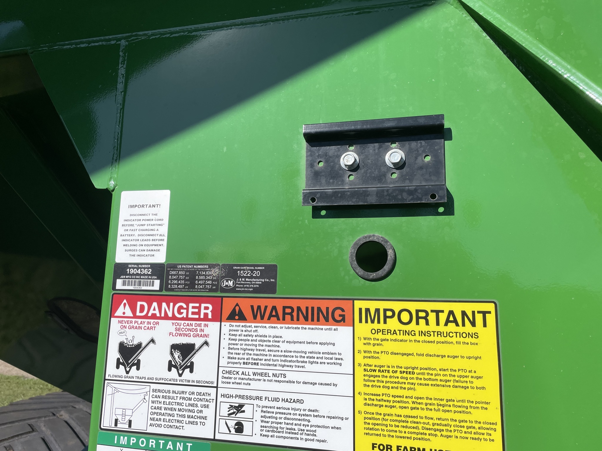 2019 J&M 1522X Grain Cart