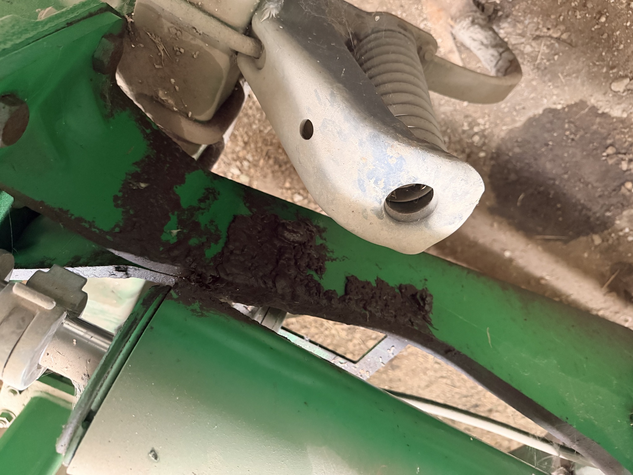 2005 John Deere 2210 Field Cultivator