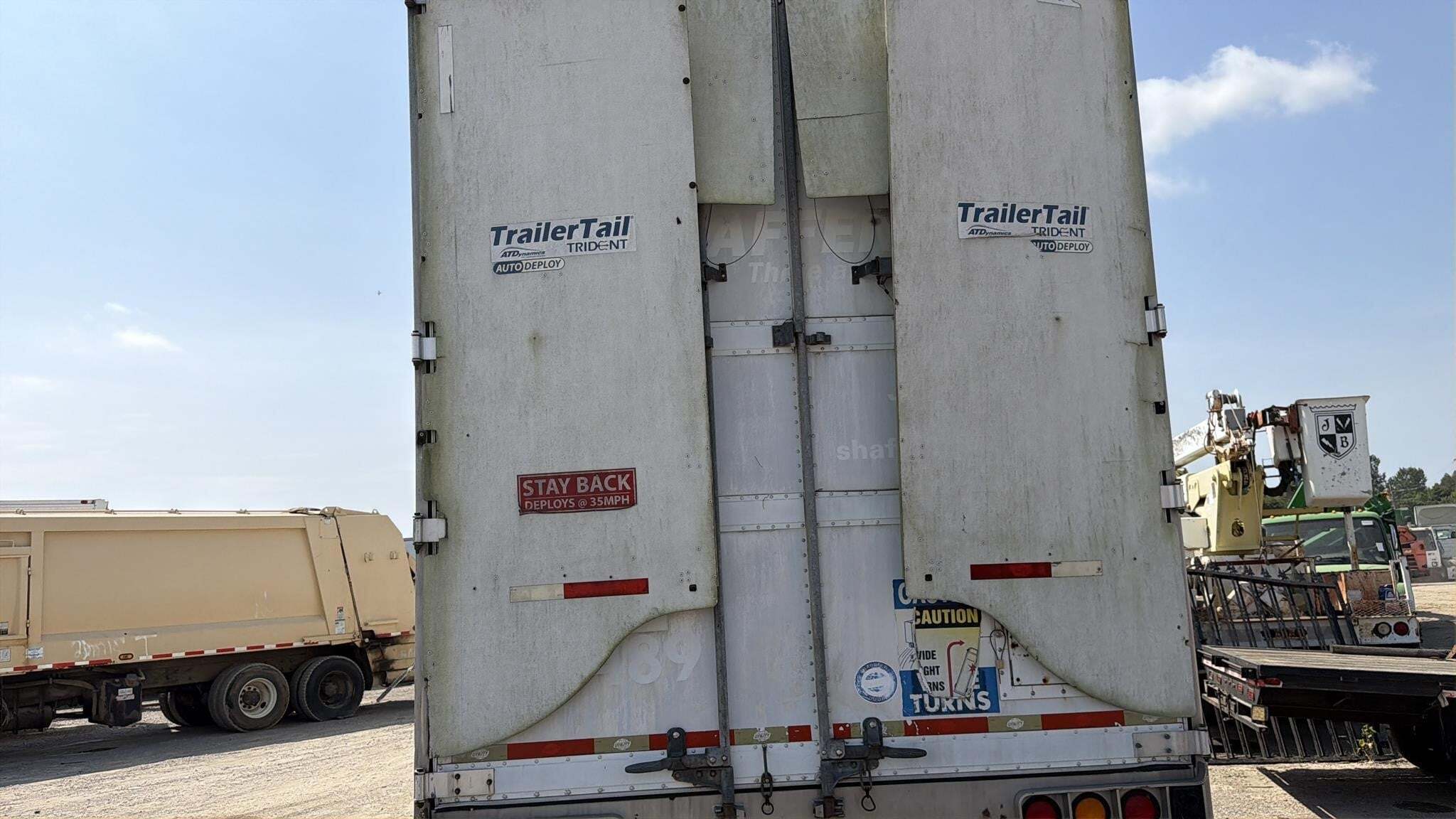 2010 Utility 53 FT REEFER Box Trucks/Trailer