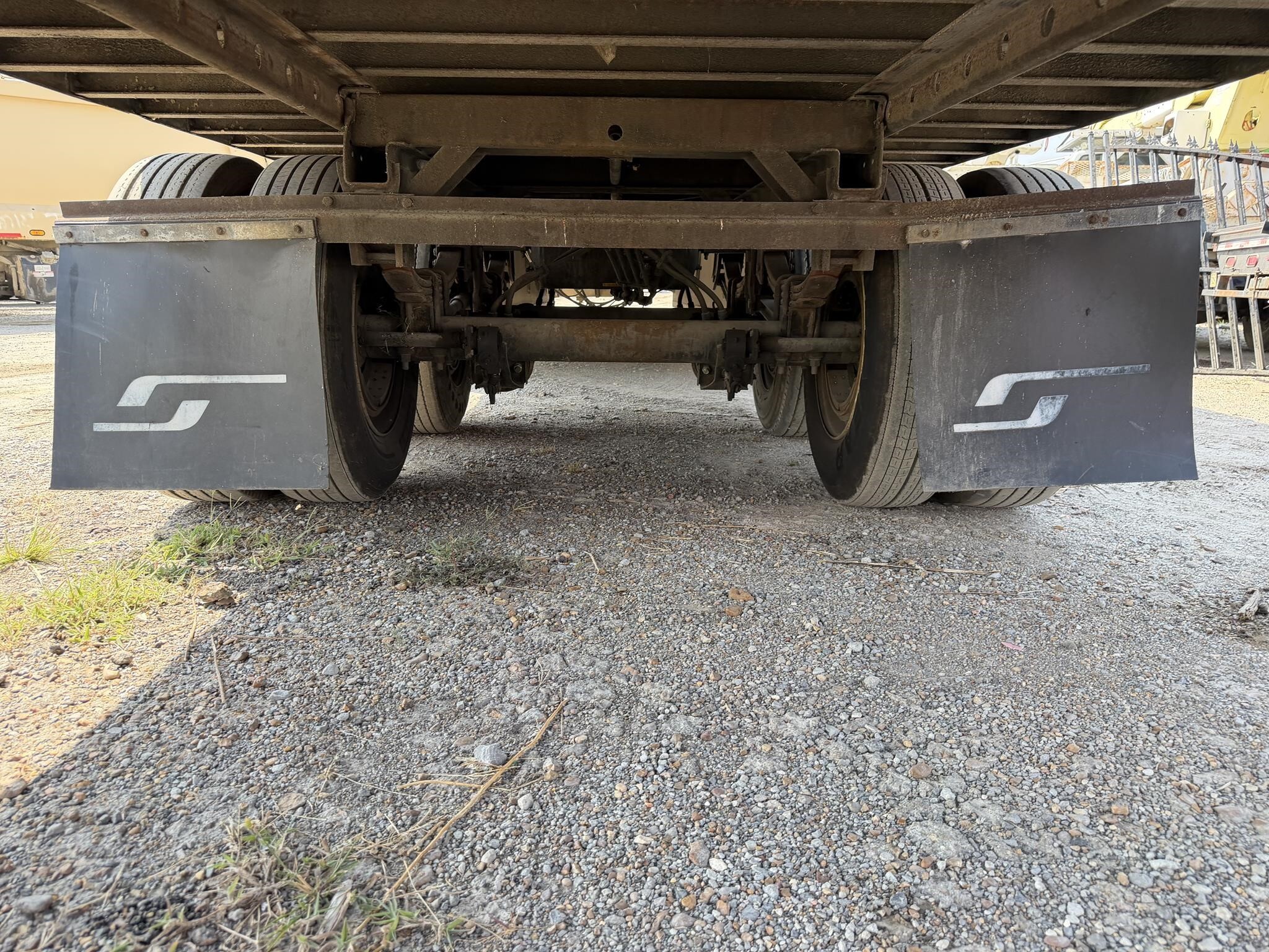 2010 Utility 53 FT REEFER Box Trucks/Trailer
