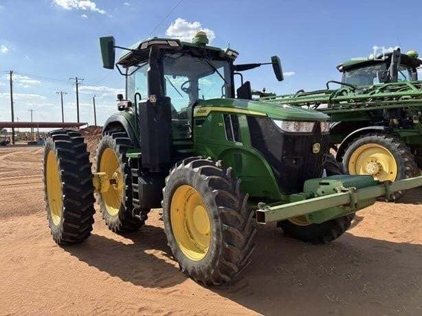 2022 John Deere 7R 210 Tractor