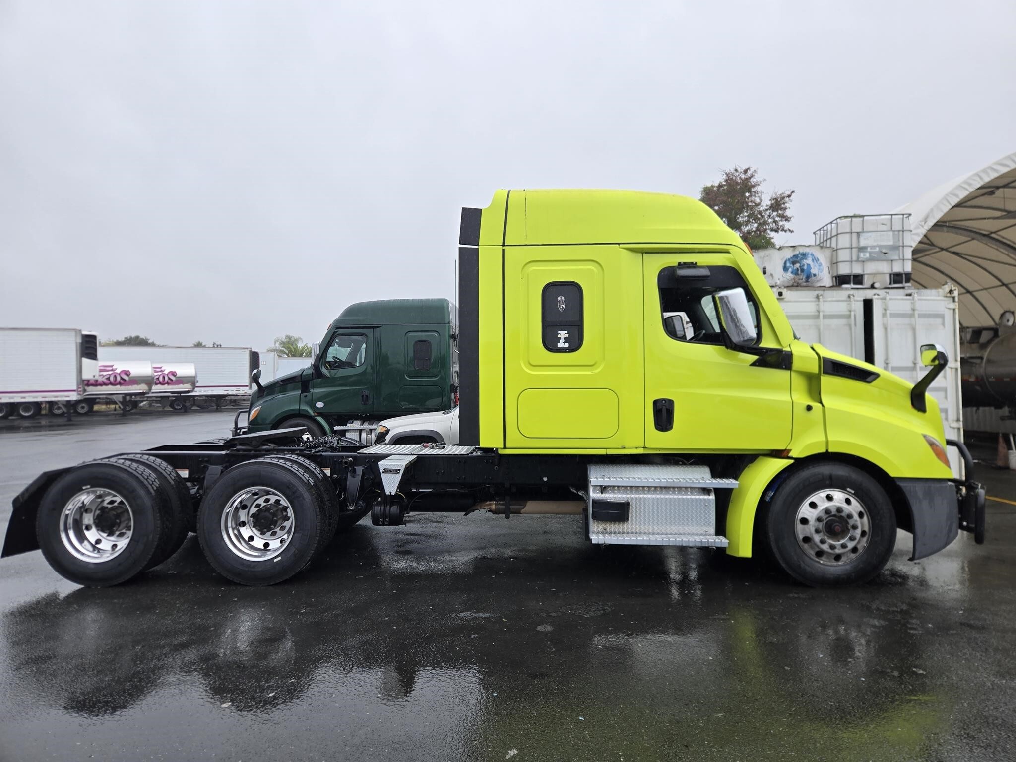 2022 Freightliner CASCADIA 116 Semi Trucks/Trailer