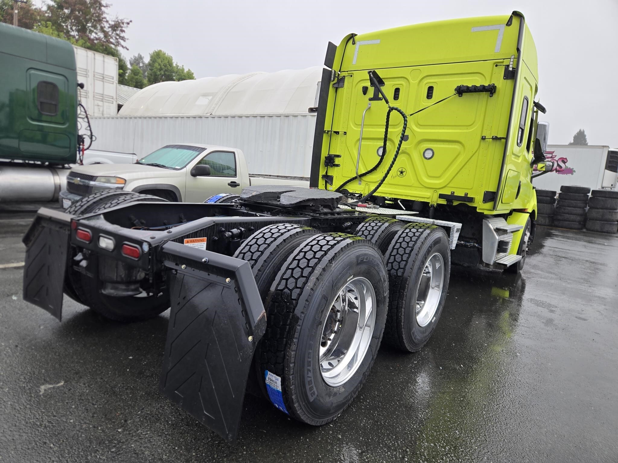 2022 Freightliner CASCADIA 116 Semi Trucks/Trailer