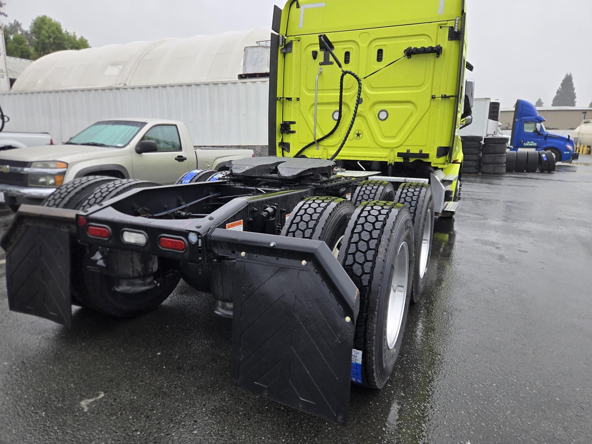 2022 Freightliner CASCADIA 116 Semi Trucks/Trailer