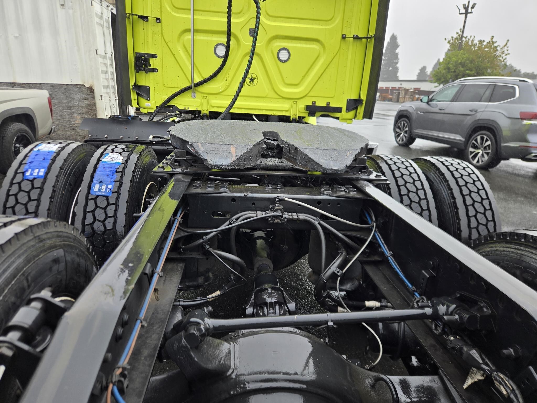 2022 Freightliner CASCADIA 116 Semi Trucks/Trailer