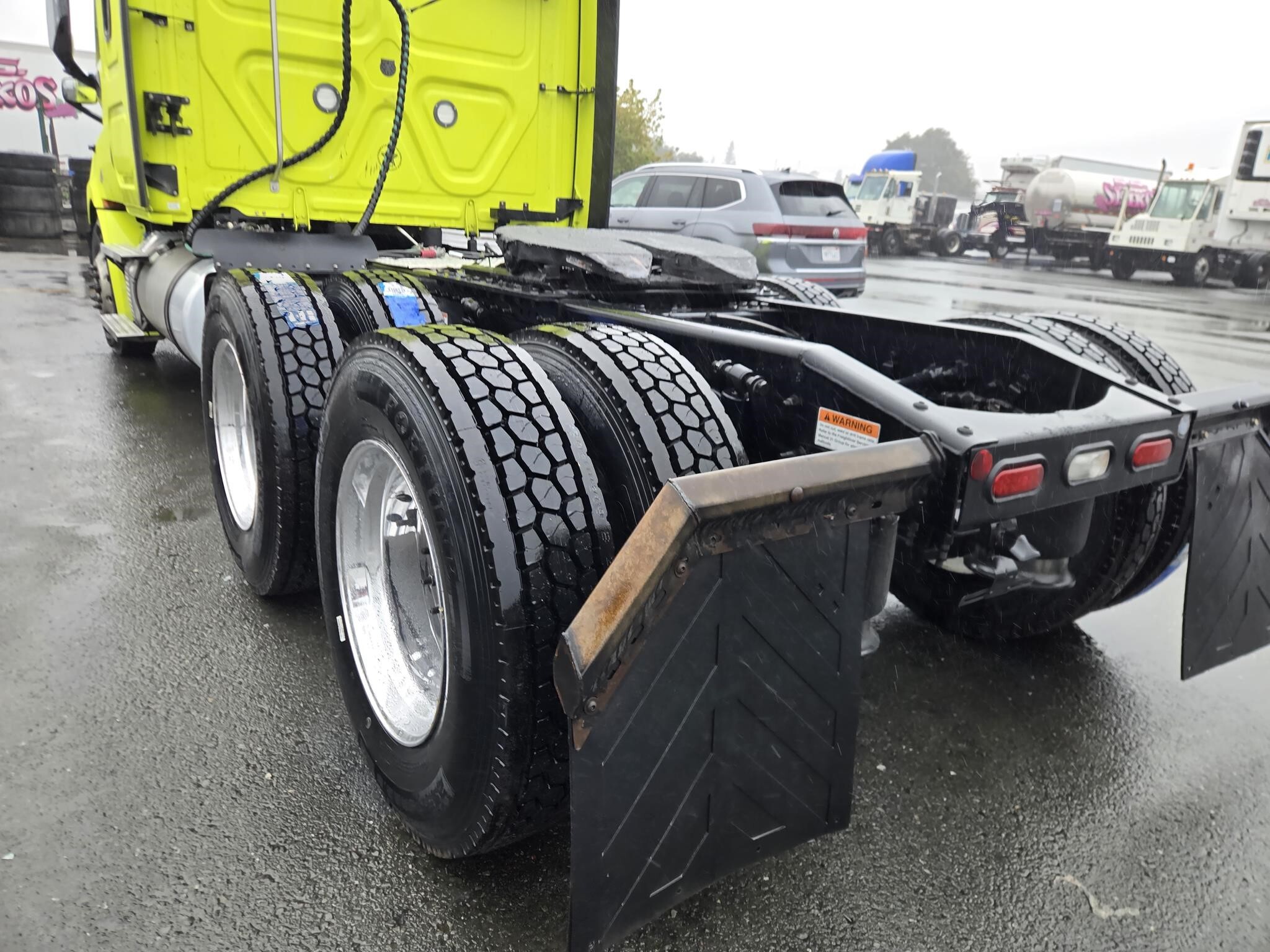 2022 Freightliner CASCADIA 116 Semi Trucks/Trailer