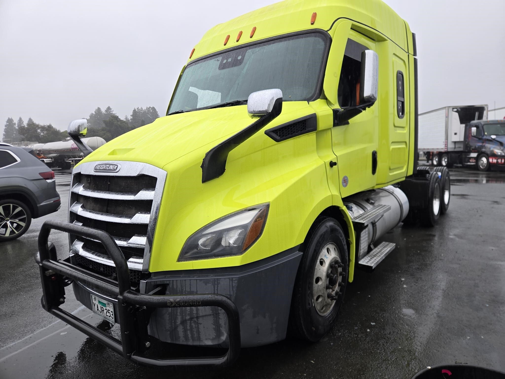 2022 Freightliner CASCADIA 116 Semi Trucks/Trailer