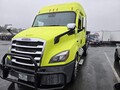 2022 Freightliner CASCADIA 116 Semi Trucks/Trailer