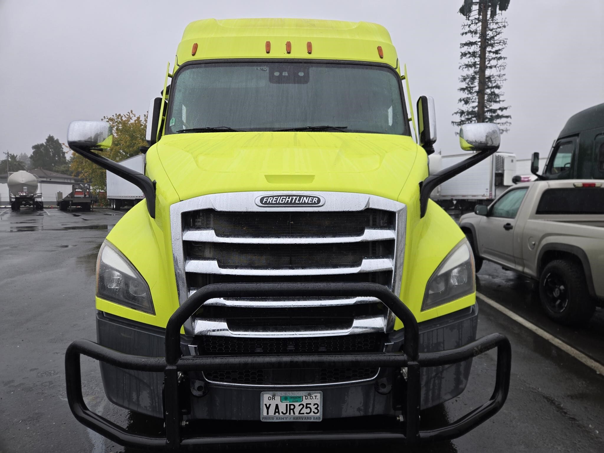 2022 Freightliner CASCADIA 116 Semi Trucks/Trailer
