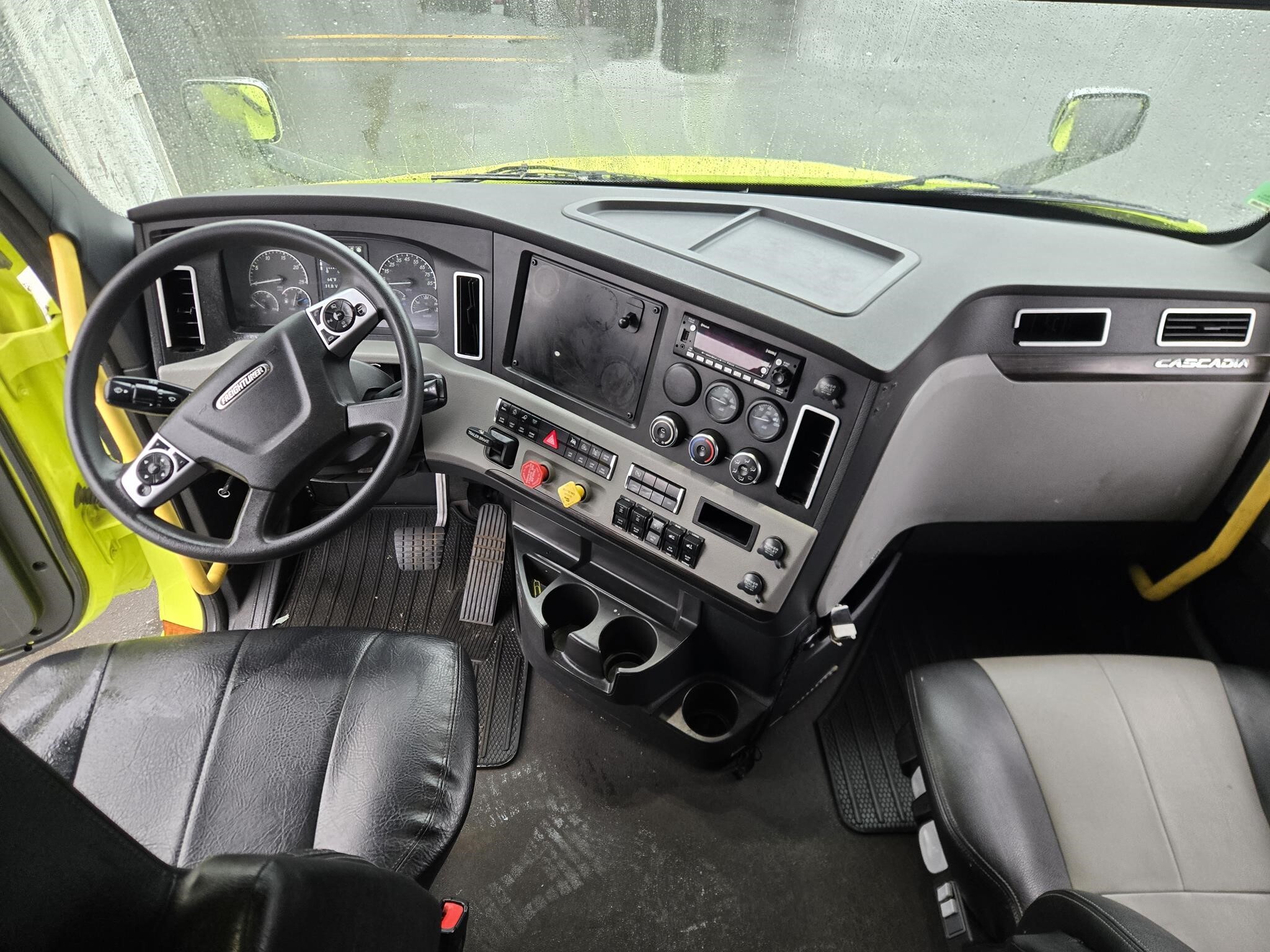 2022 Freightliner CASCADIA 116 Semi Trucks/Trailer