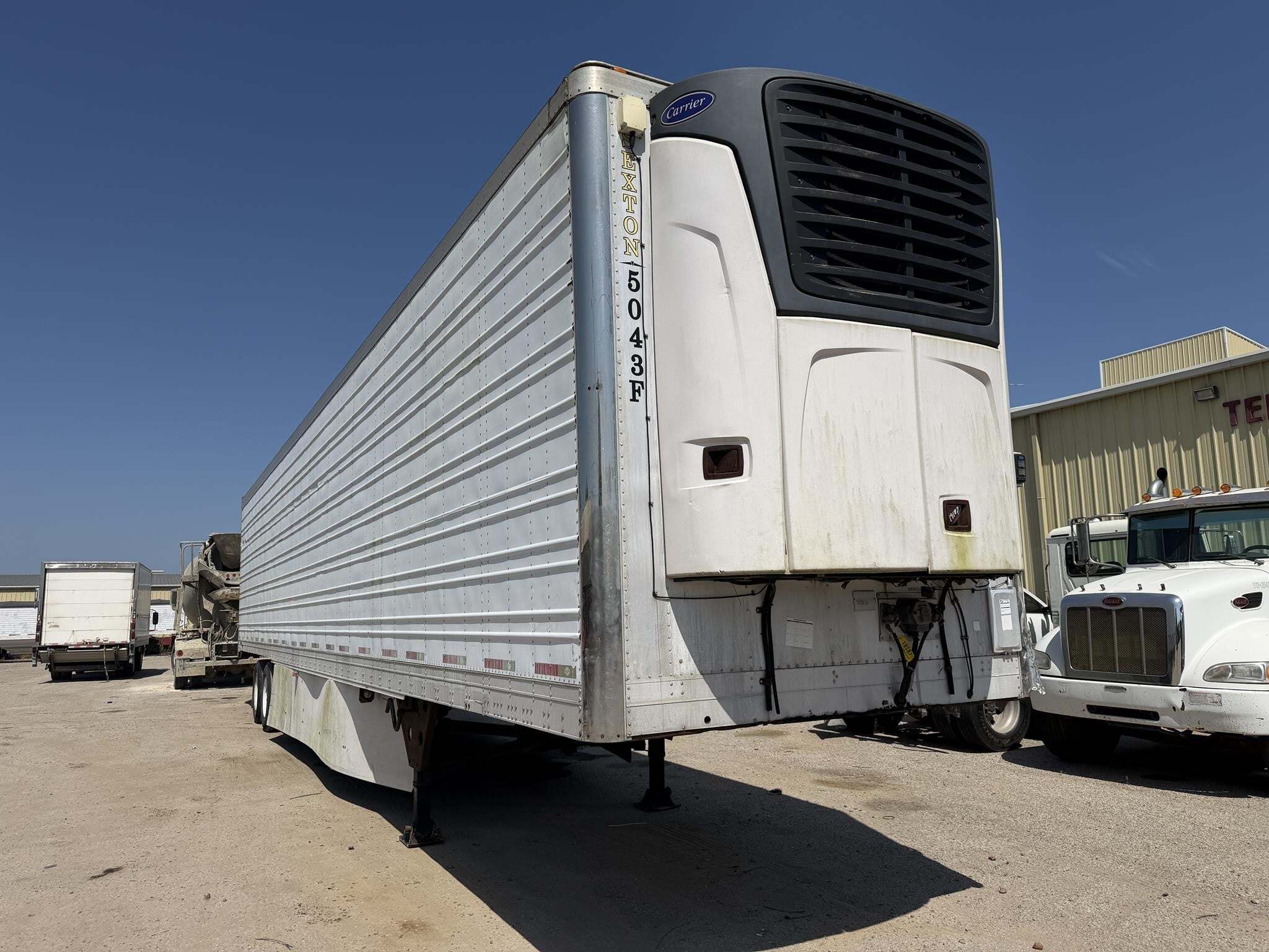 2010 Utility 53 FT REEFER Box Trucks/Trailer