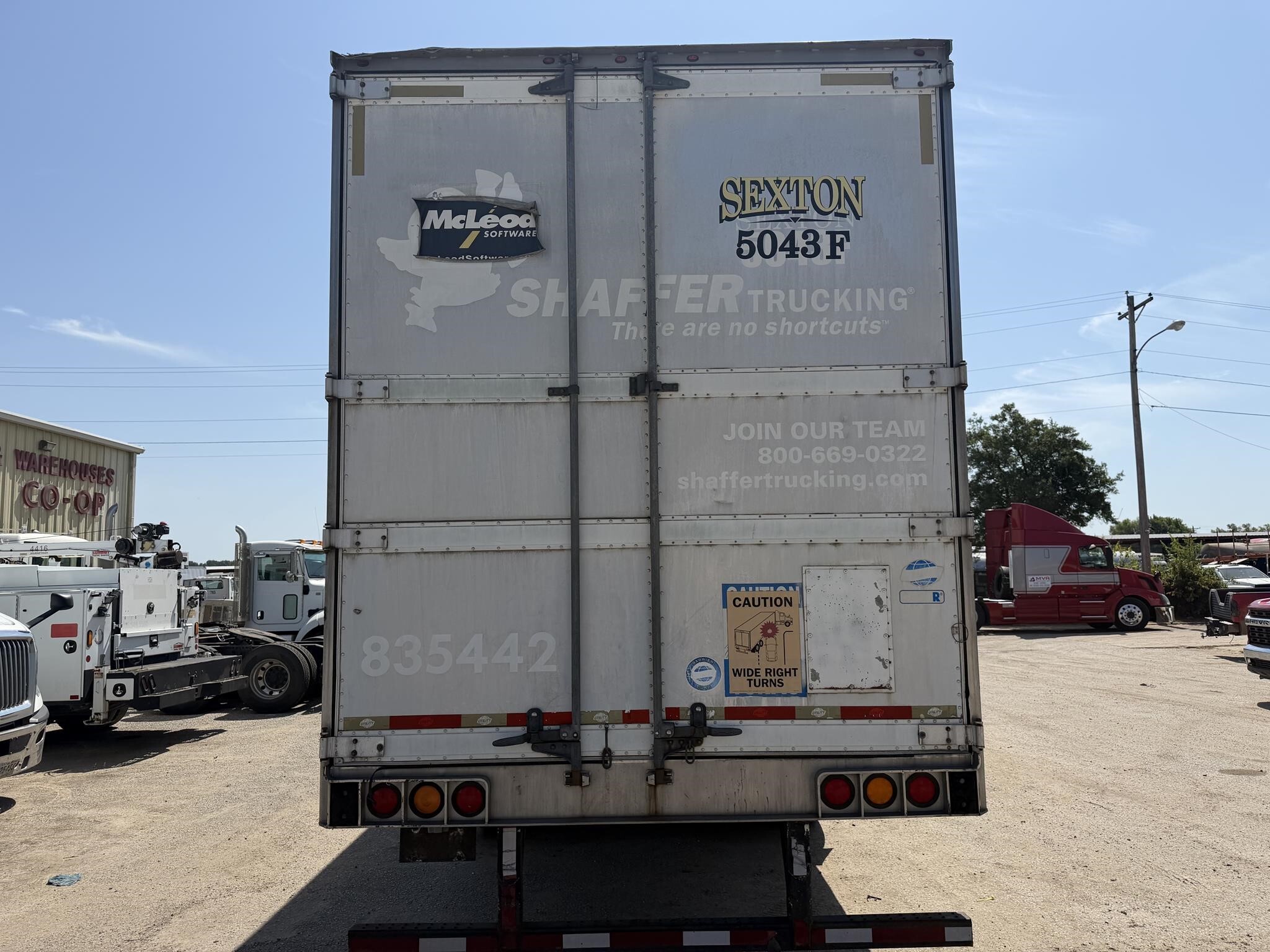 2010 Utility 53 FT REEFER Box Trucks/Trailer