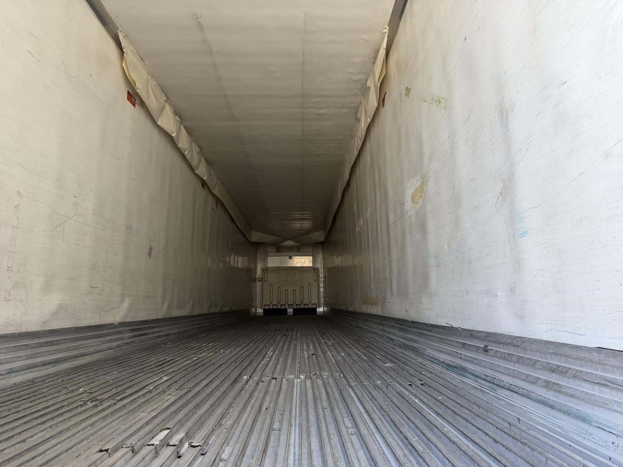 2010 Utility 53 FT REEFER Box Trucks/Trailer