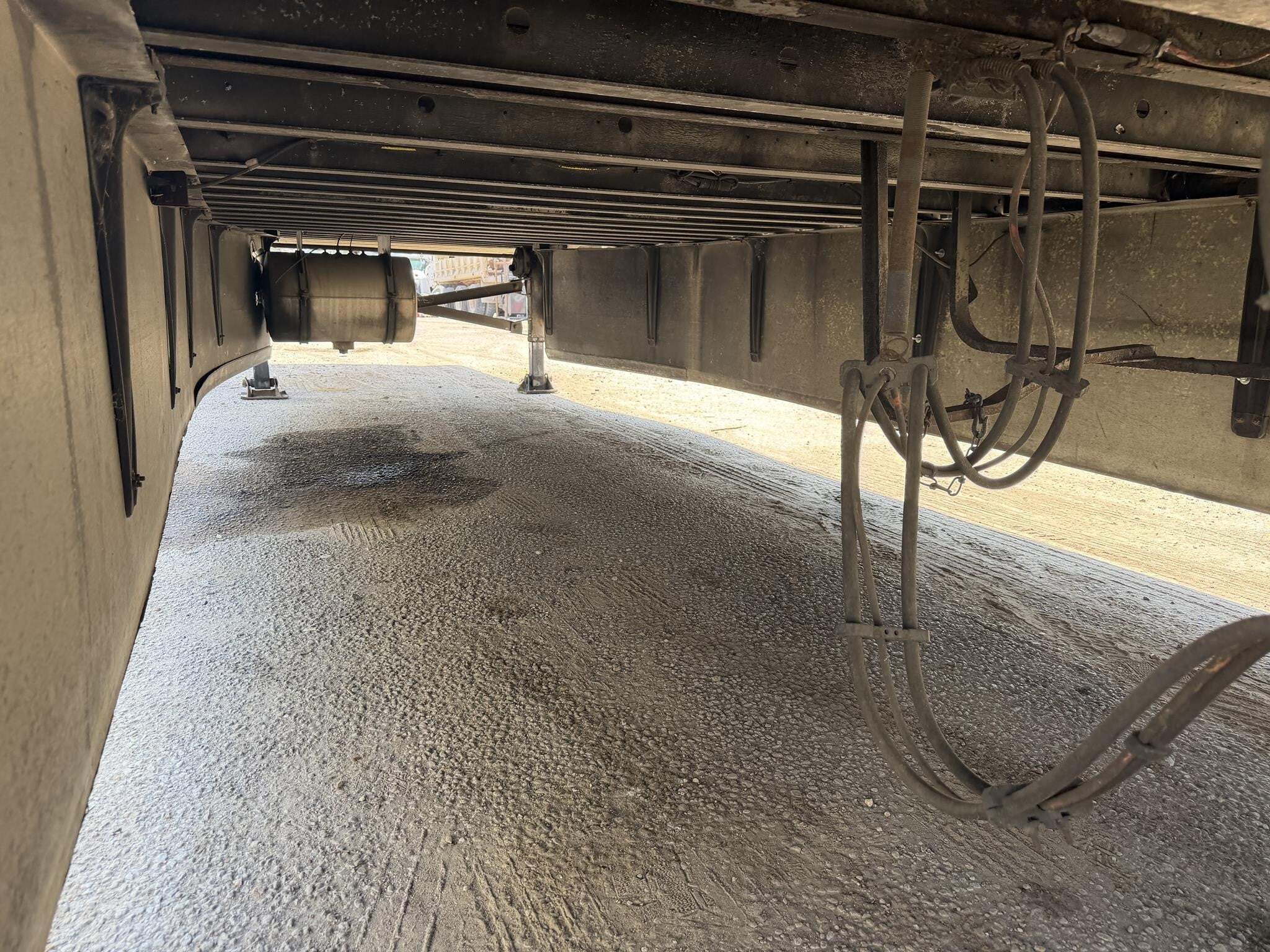 2010 Utility 53 FT REEFER Box Trucks/Trailer