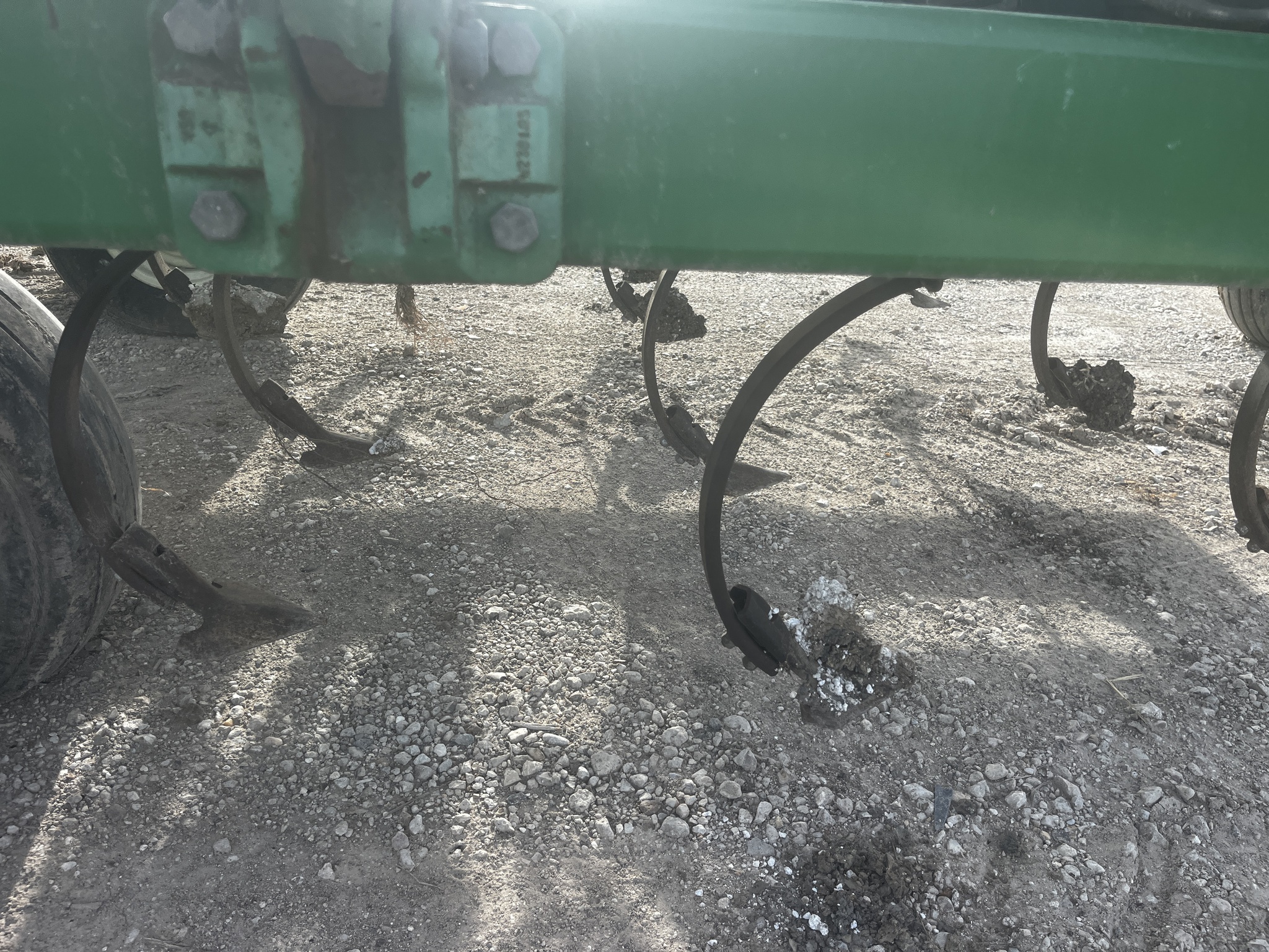 2013 John Deere 2210 Field Cultivator