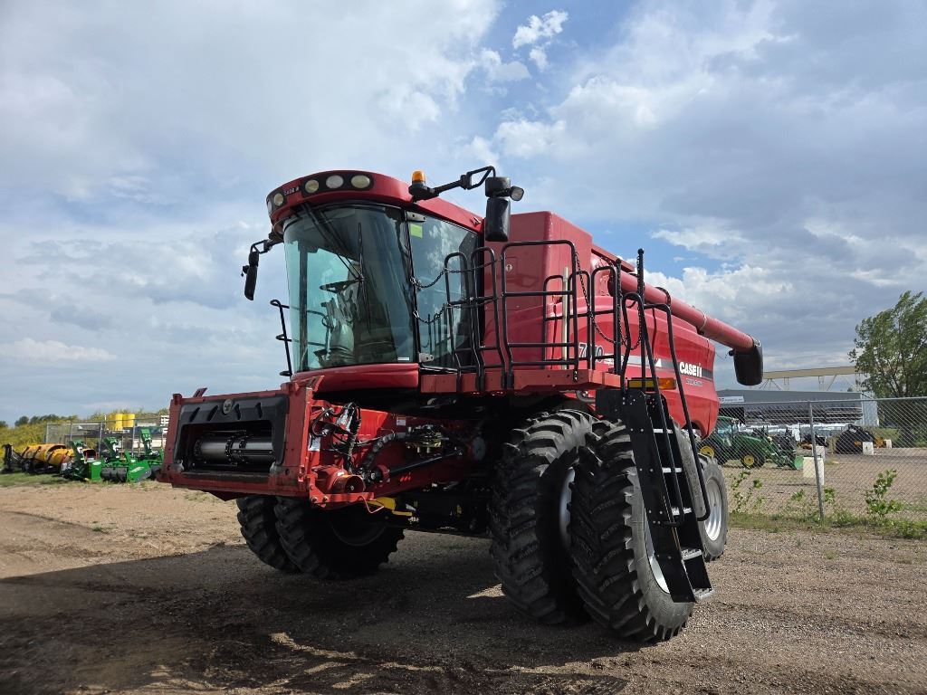 2009 Case IH 7010 Combine
