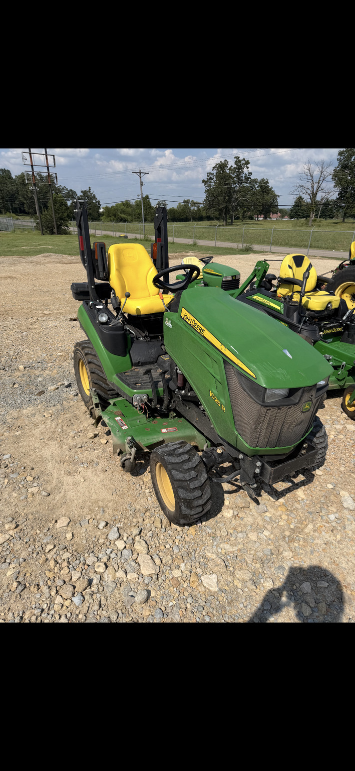 2015 John Deere 1025R Tractor