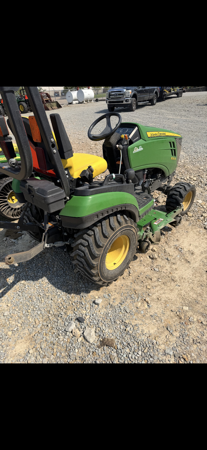 2015 John Deere 1025R Tractor