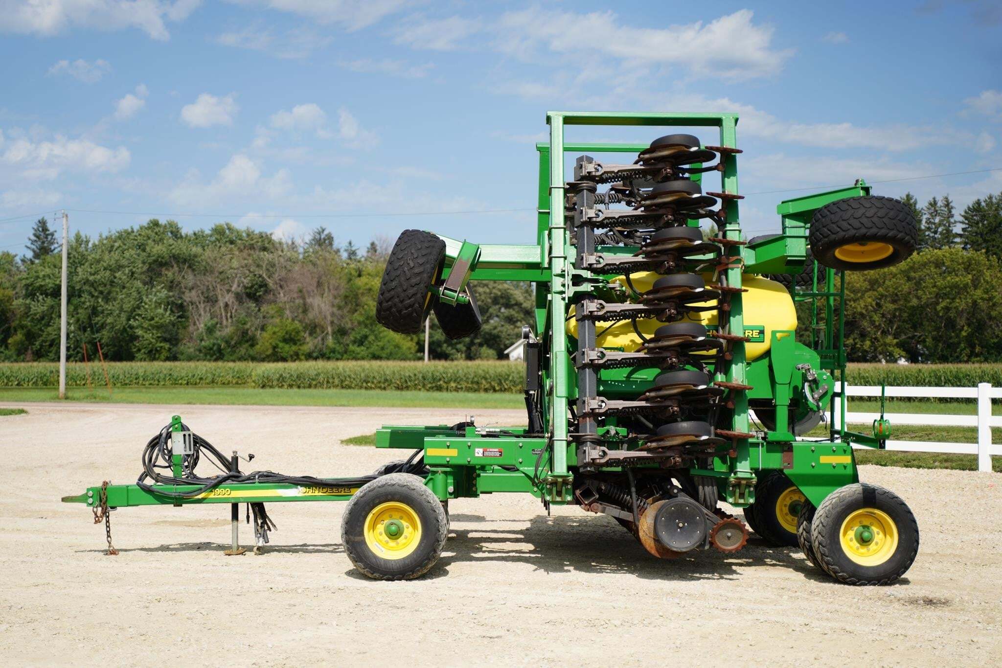 2005 John Deere 1990 Air Seeder