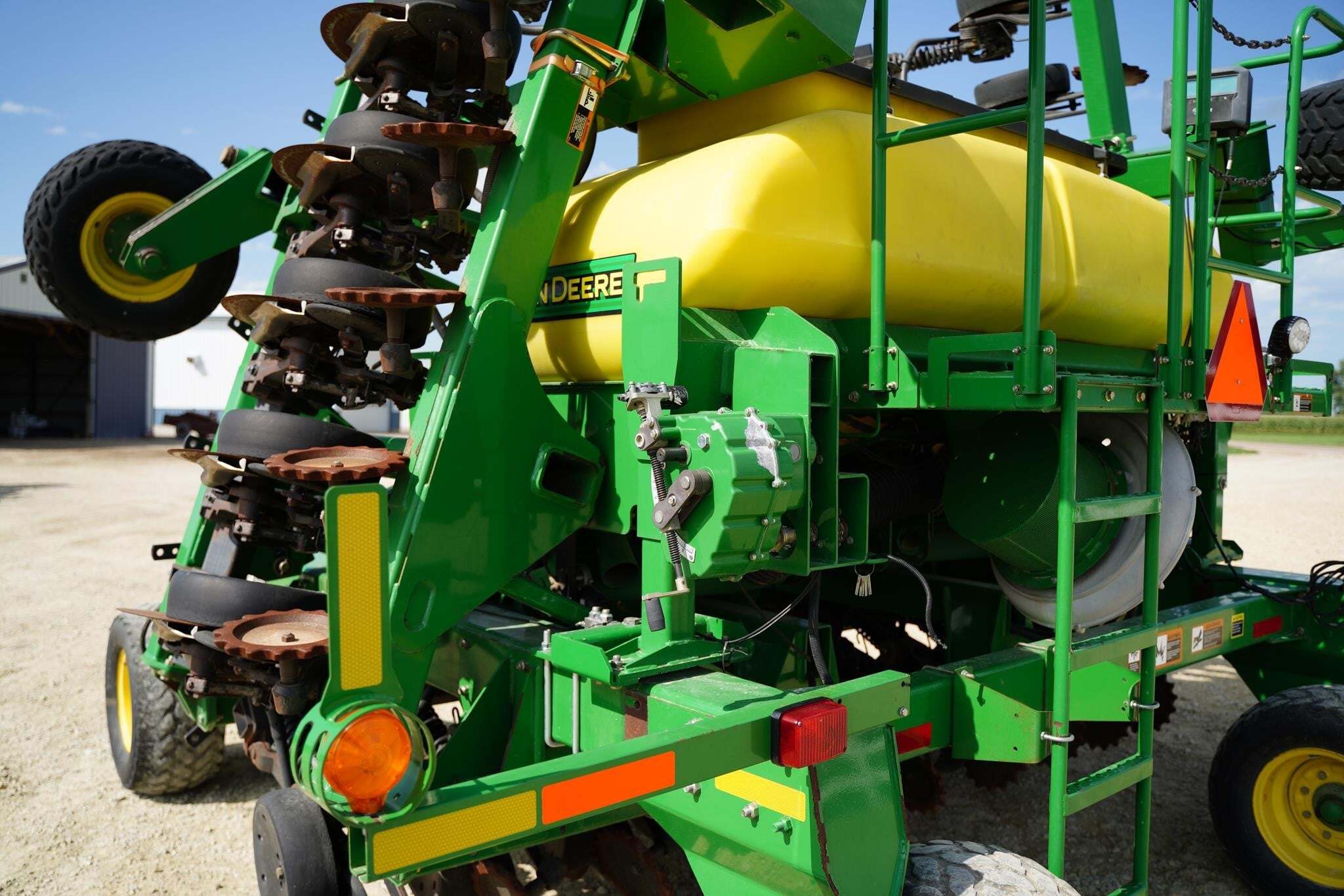 2005 John Deere 1990 Air Seeder