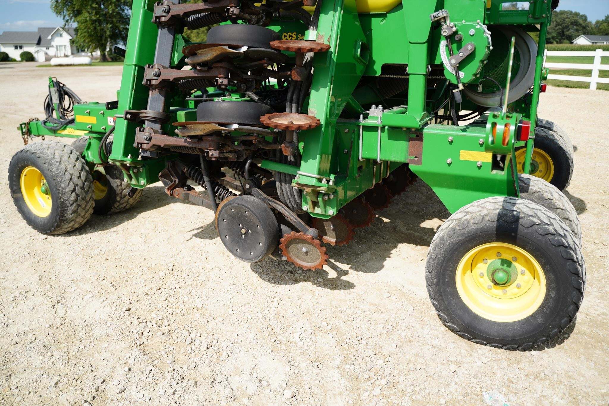 2005 John Deere 1990 Air Seeder