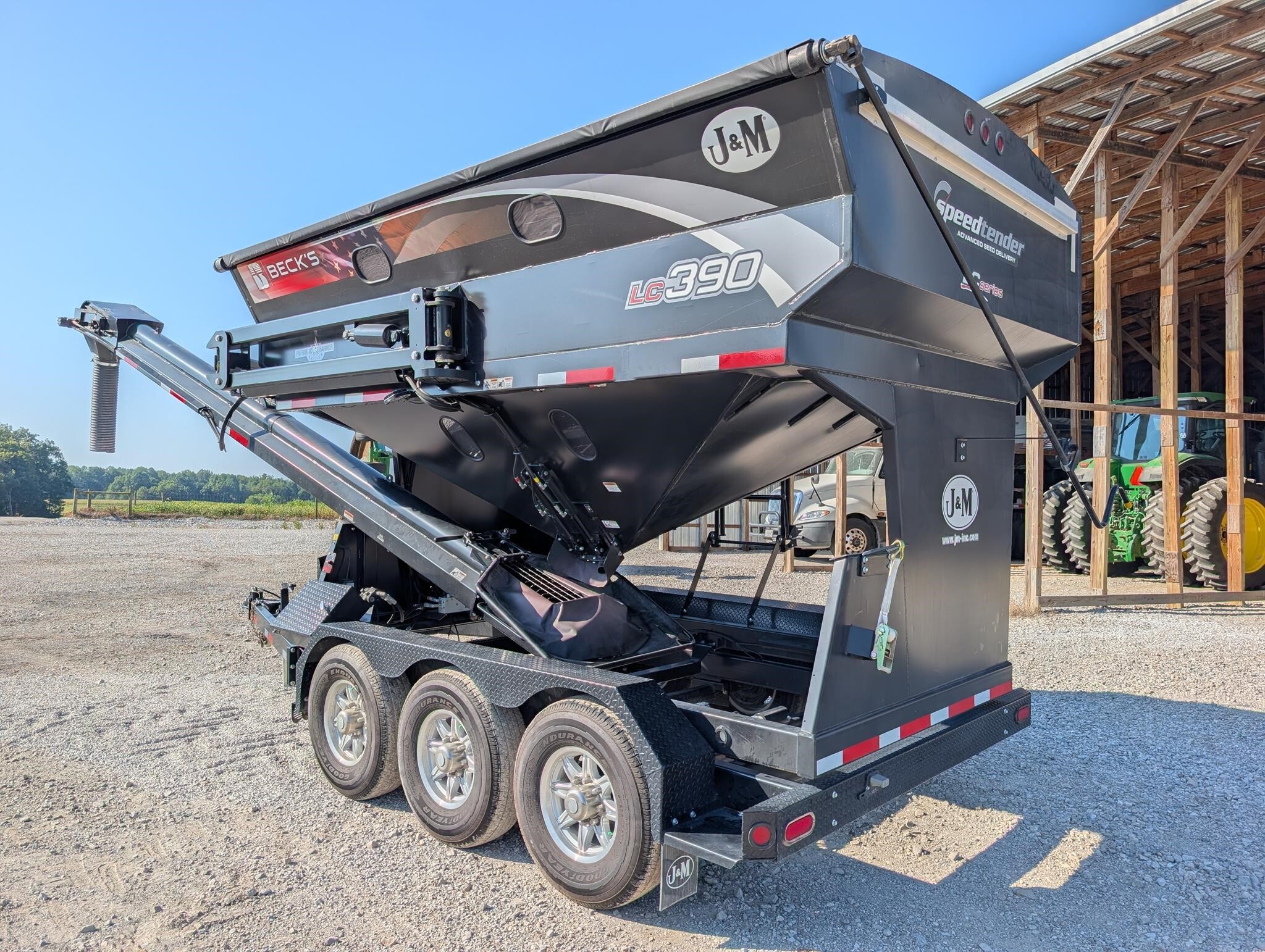 2023 J&M LC390 Seed Tender