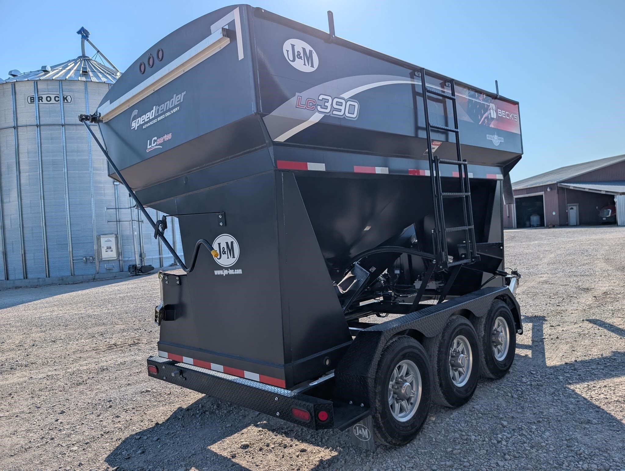 2023 J&M LC390 Seed Tender