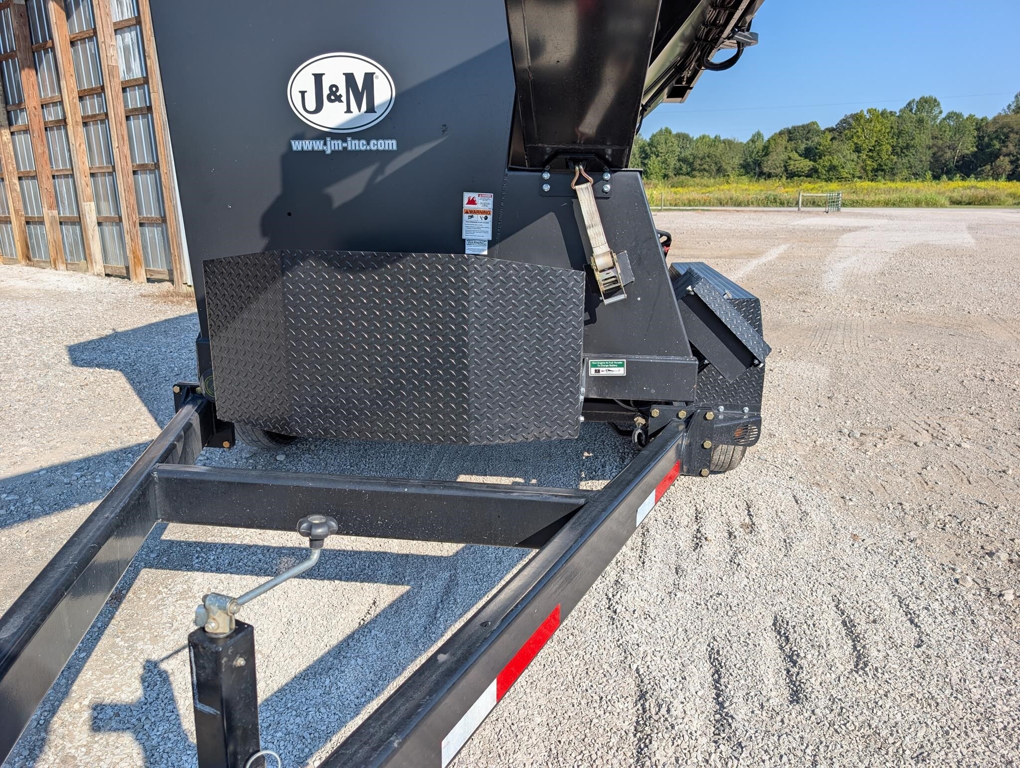 2023 J&M LC390 Seed Tender