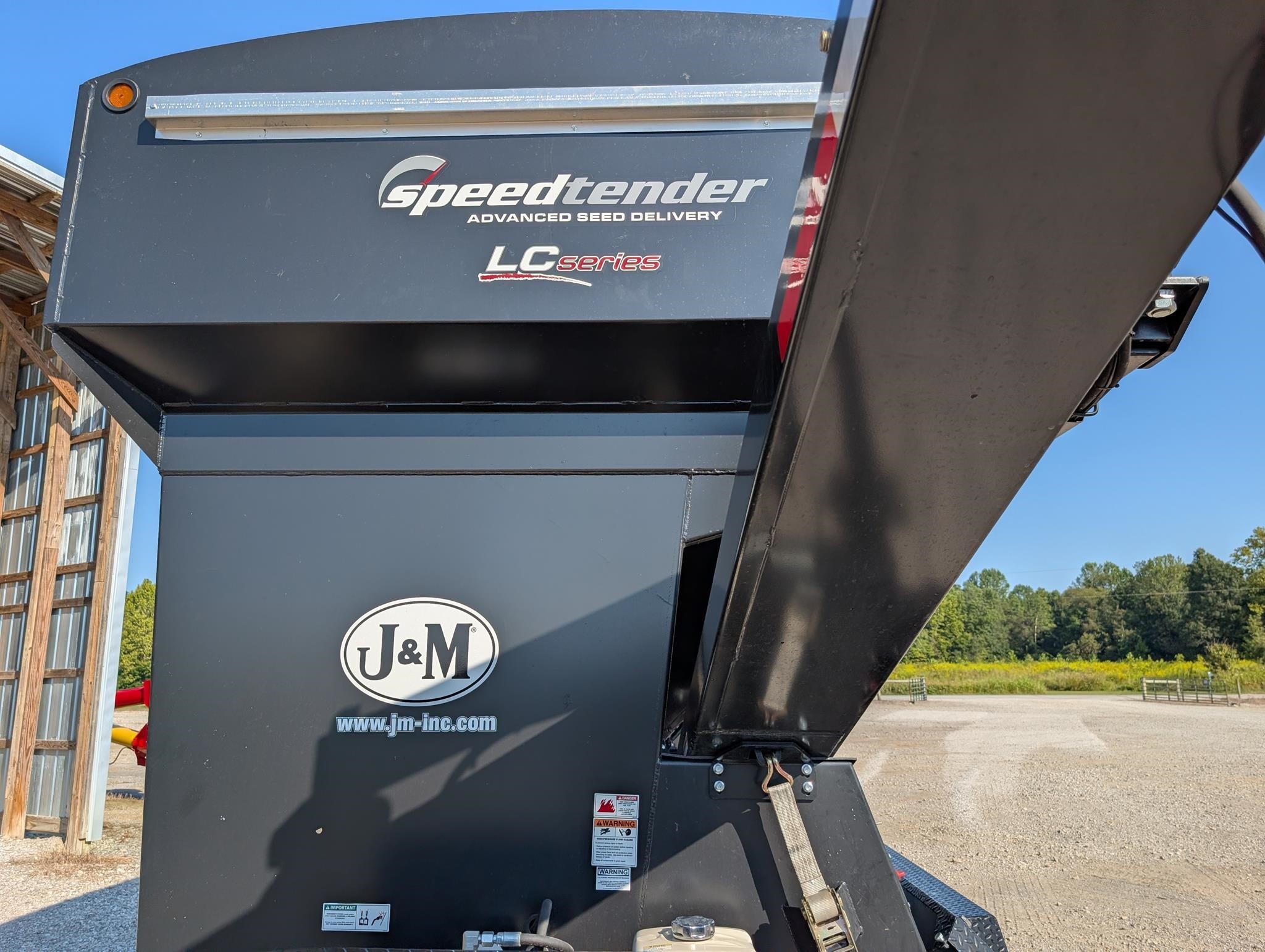 2023 J&M LC390 Seed Tender